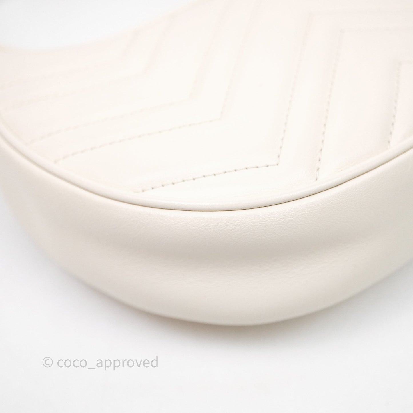 Gucci GG Marmont Half Moon-shaped Hobo Bag White