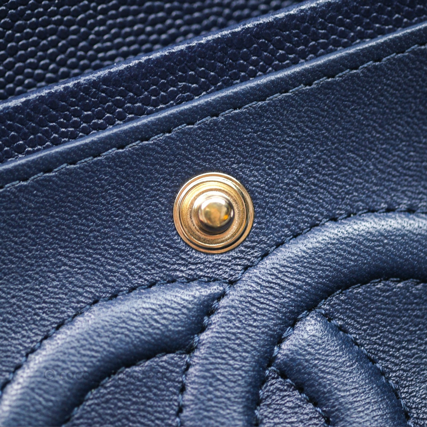 Chanel Classic M/L Medium Flap Quilted Navy Caviar Gold Hardware 21S