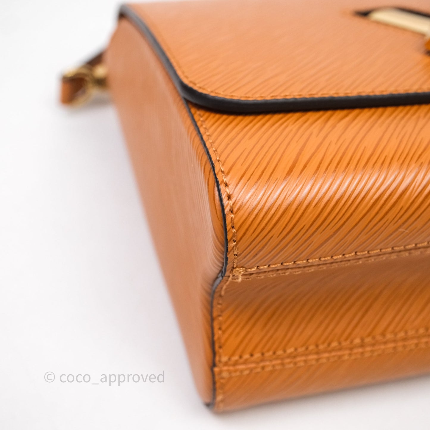 Louis Vuitton Twist Bag MM Gold Honey Epi