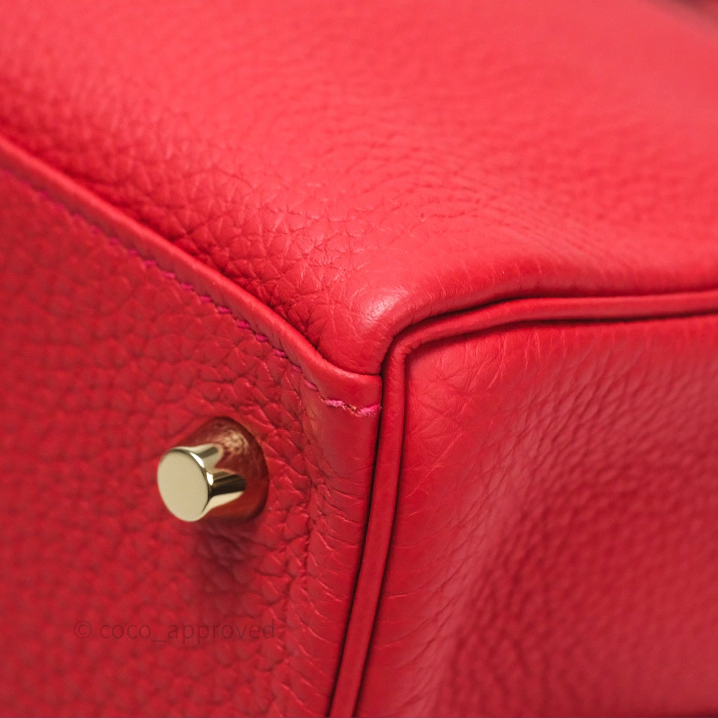 Hermès Kelly 28 Retourne Geranium D5 Togo Gold Hardware