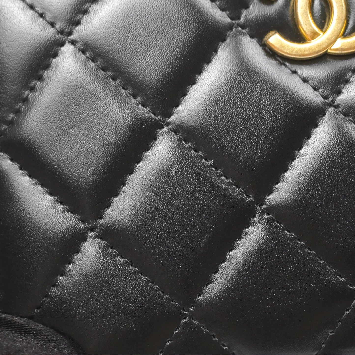 Chanel Top Handle Vanity Case Black Shiny Lambskin Aged Gold Hardware
