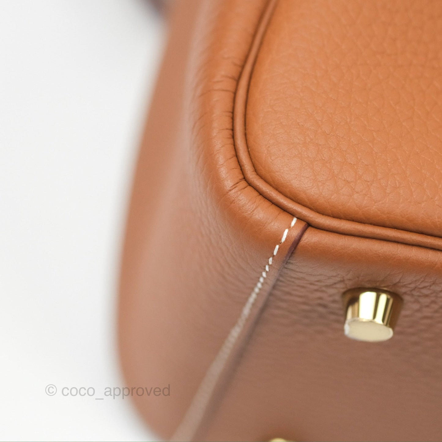 Hermès Lindy 26 Gold Taurillon Clemence Gold Hardware