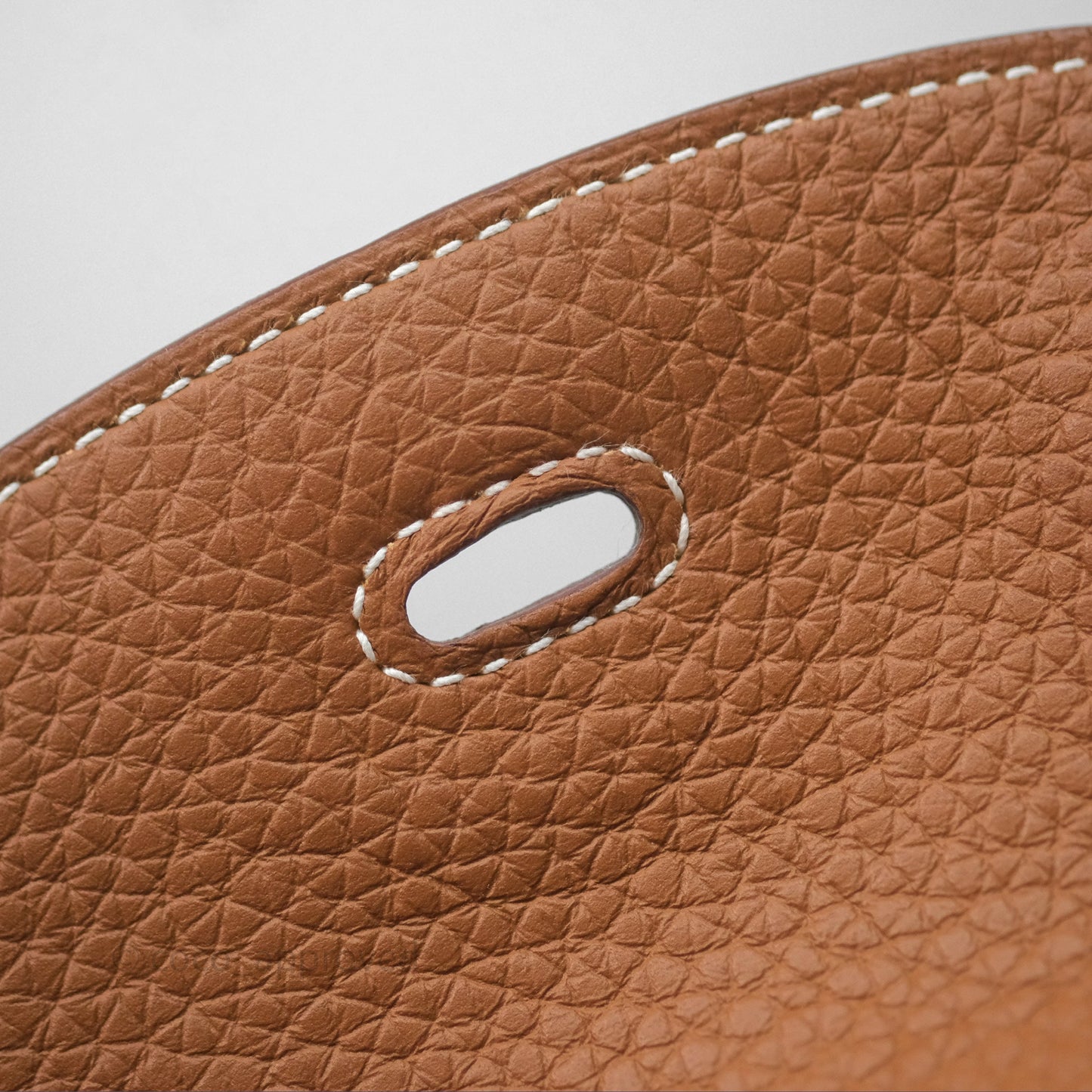Hermès Lindy 26 Gold 37 Clemence Gold Hardware