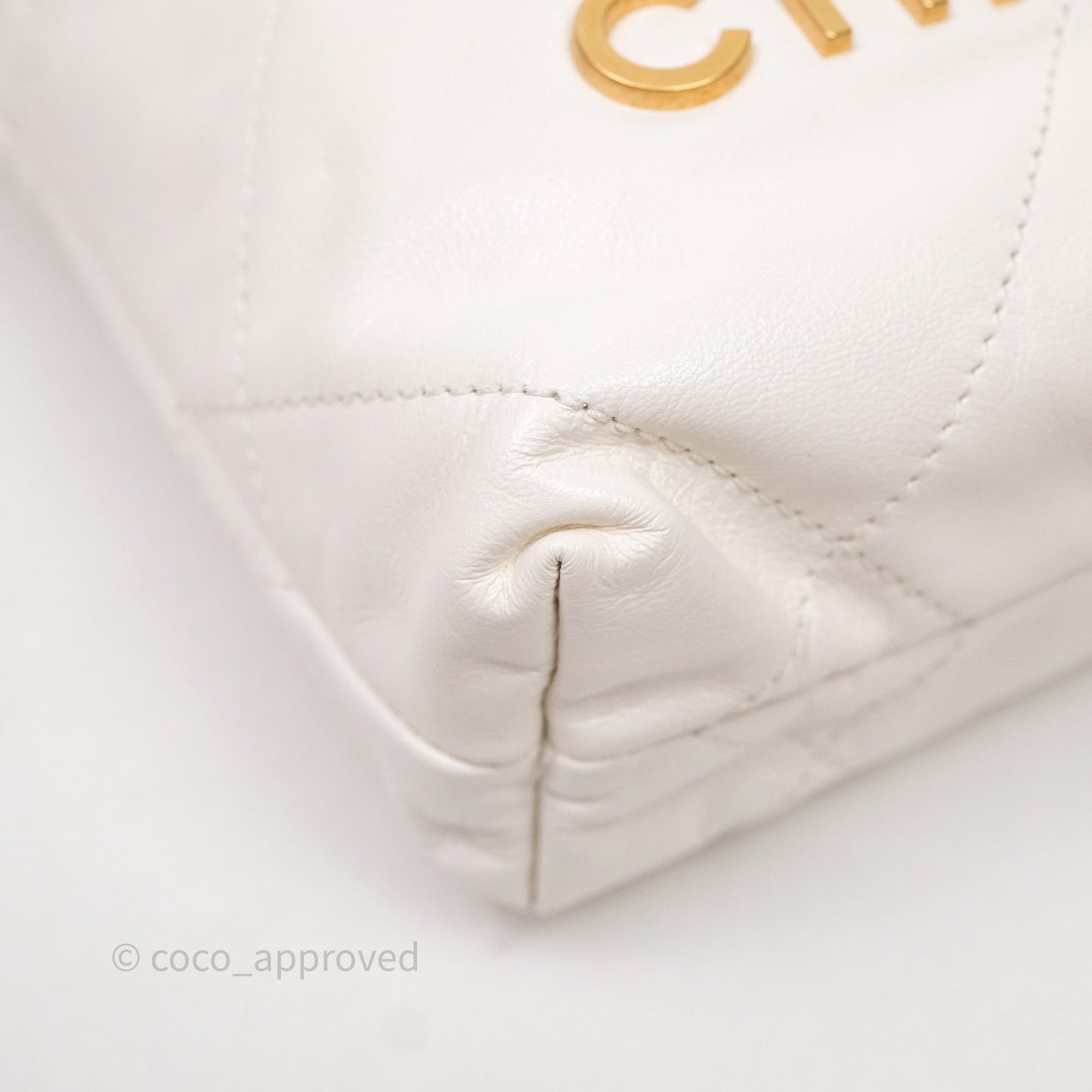 Chanel 22 Mini Bag White Calfskin Aged Gold Hardware