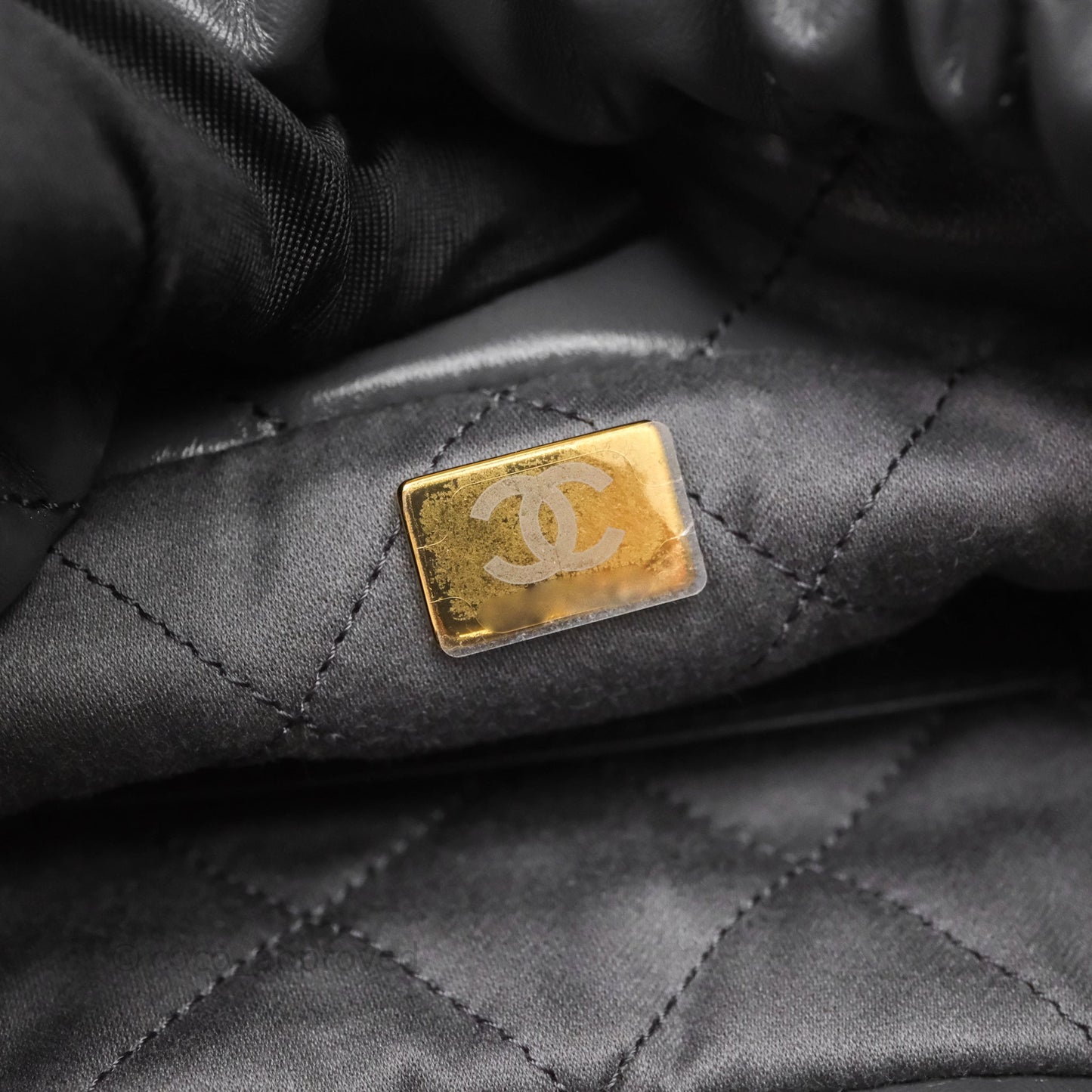 Chanel 22 Mini Bag Dark Grey Shiny Crumpled Calfskin Aged Gold Hardware