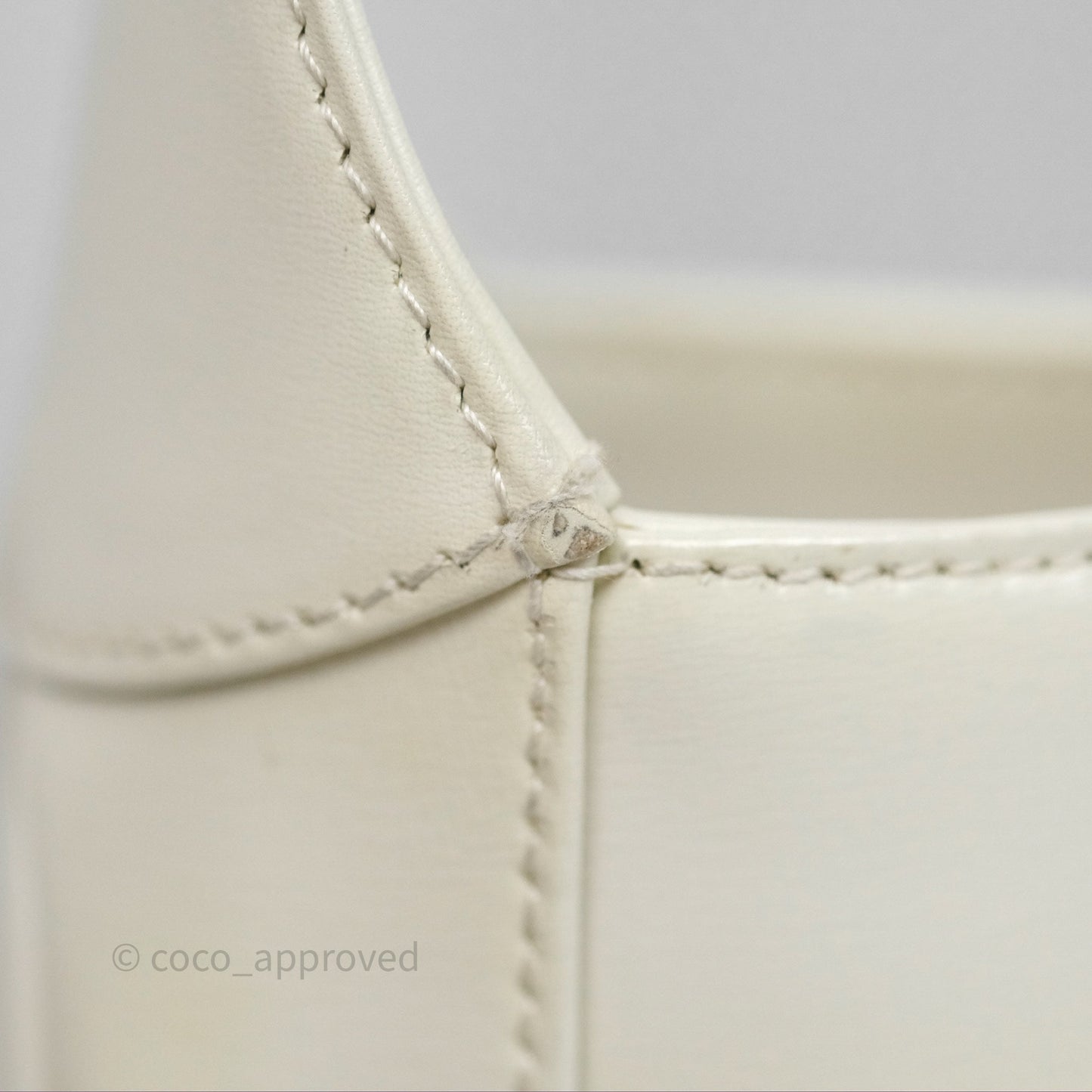 Gucci Jackie 1961 White Small Shoulder Bag Gold Hardware