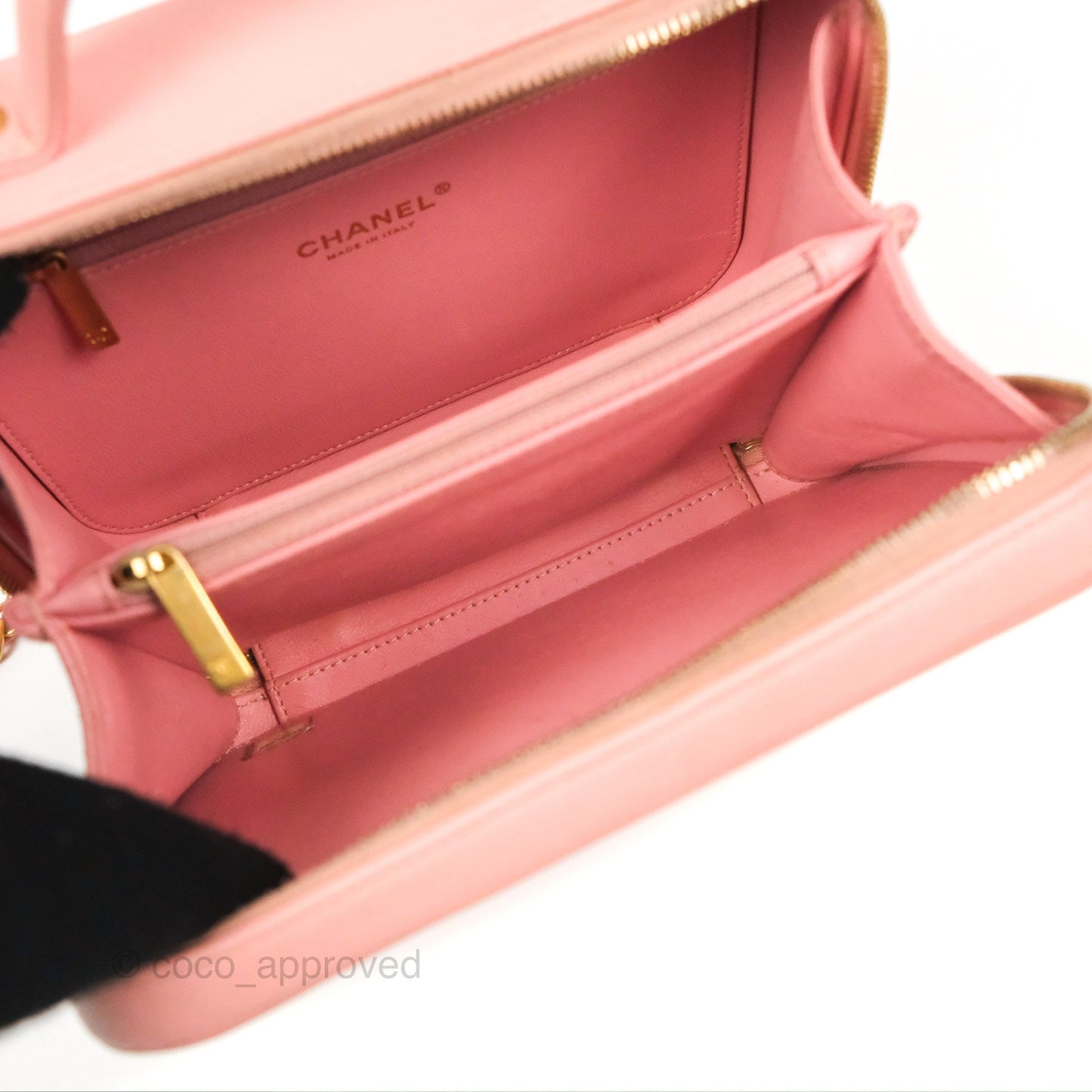 Chanel Quilted Medium CC Filigree Vanity Case Pink Caviar Gold Hardware