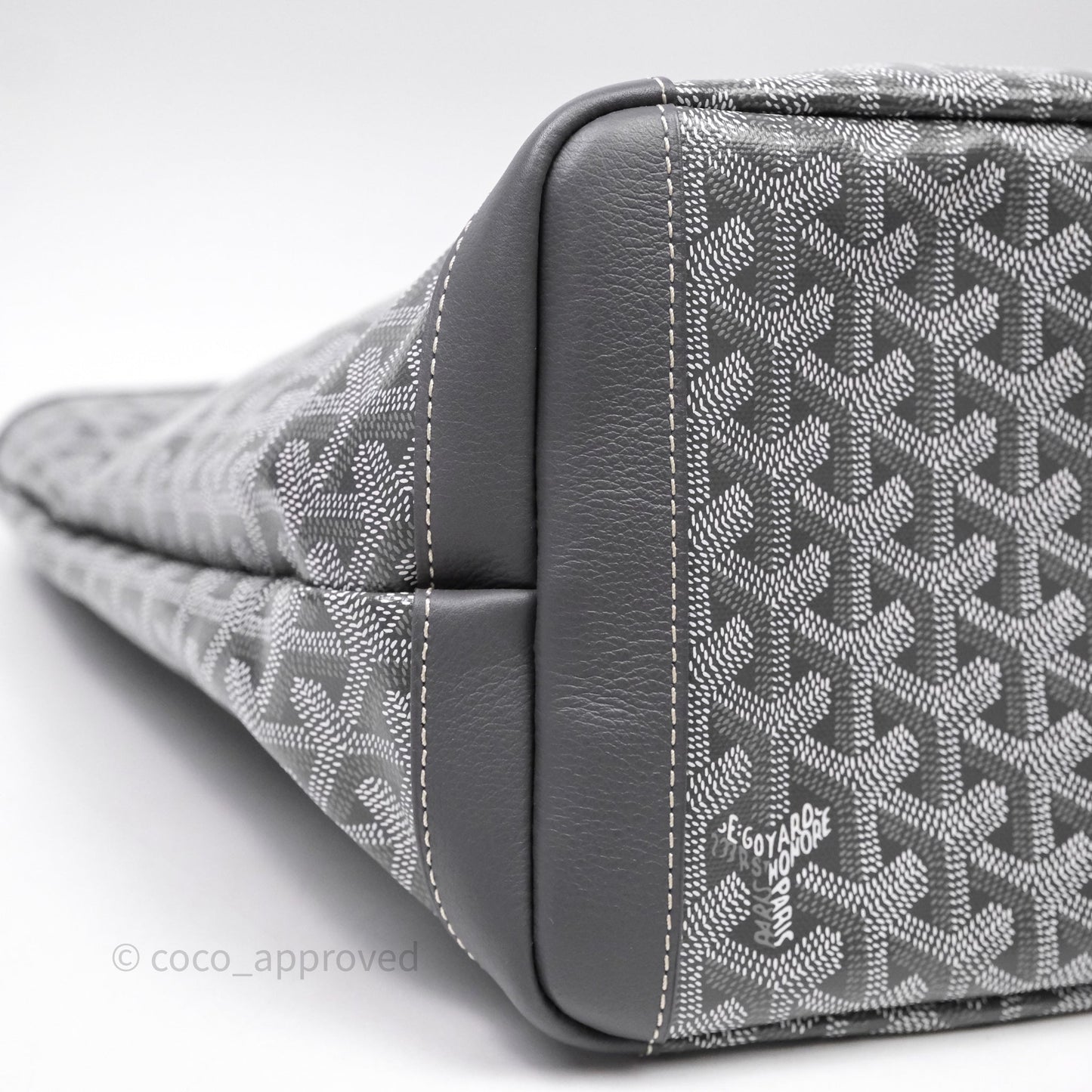 Goyard Artois Tote MM Goyardine Canvas⁣⁣⁣⁣⁣⁣⁣⁣⁣⁣⁣⁣⁣⁣⁣⁣⁣⁣⁣⁣ Grey