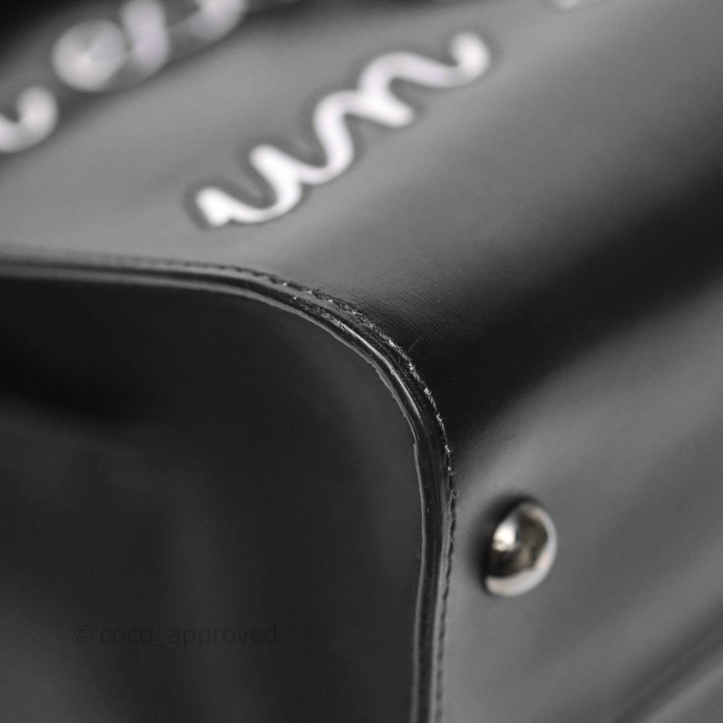 Delvaux Brillant L'Humour MM Black Calfskin