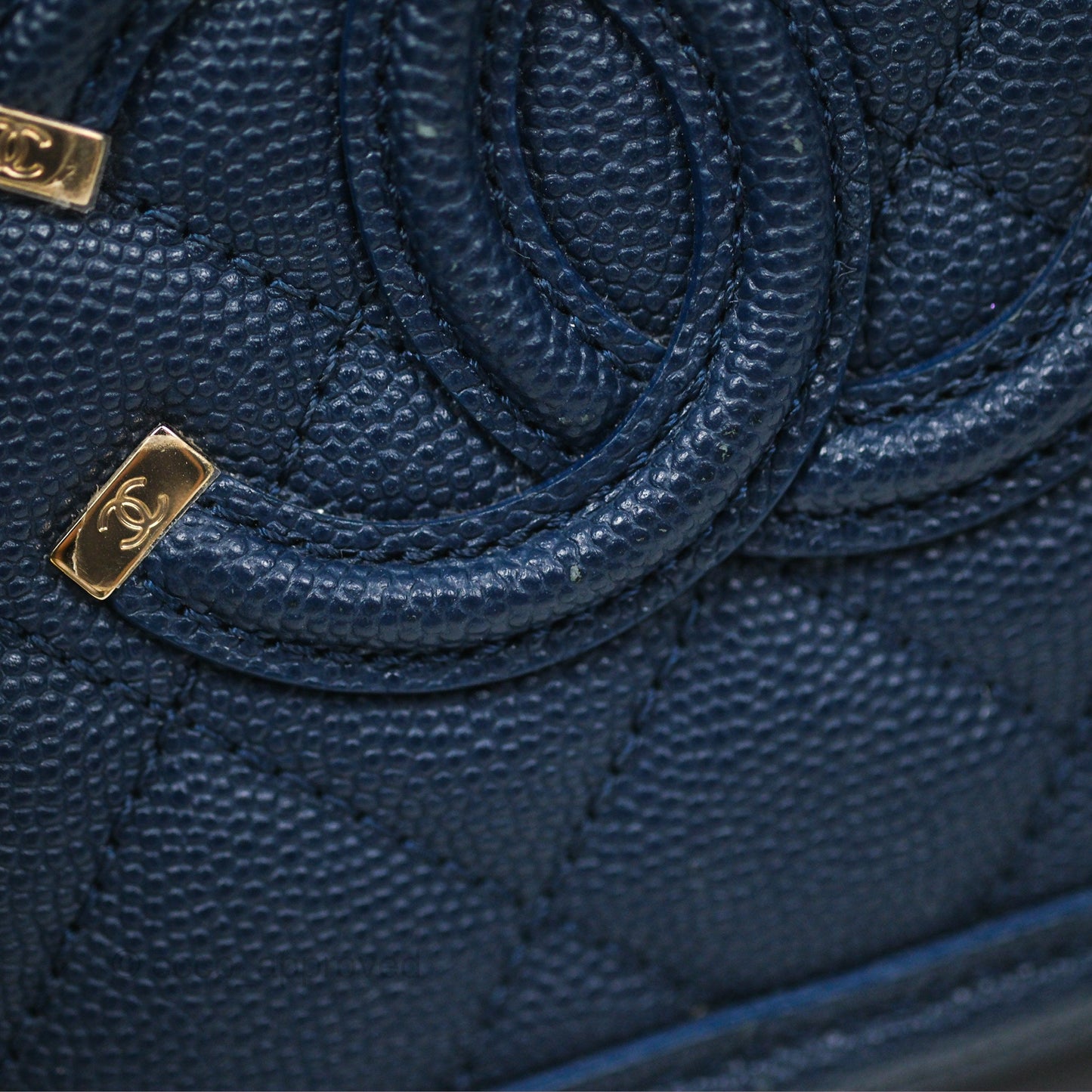 Chanel Quilted Small CC Filigree Vanity Case Navy Caviar Gold Hardware
