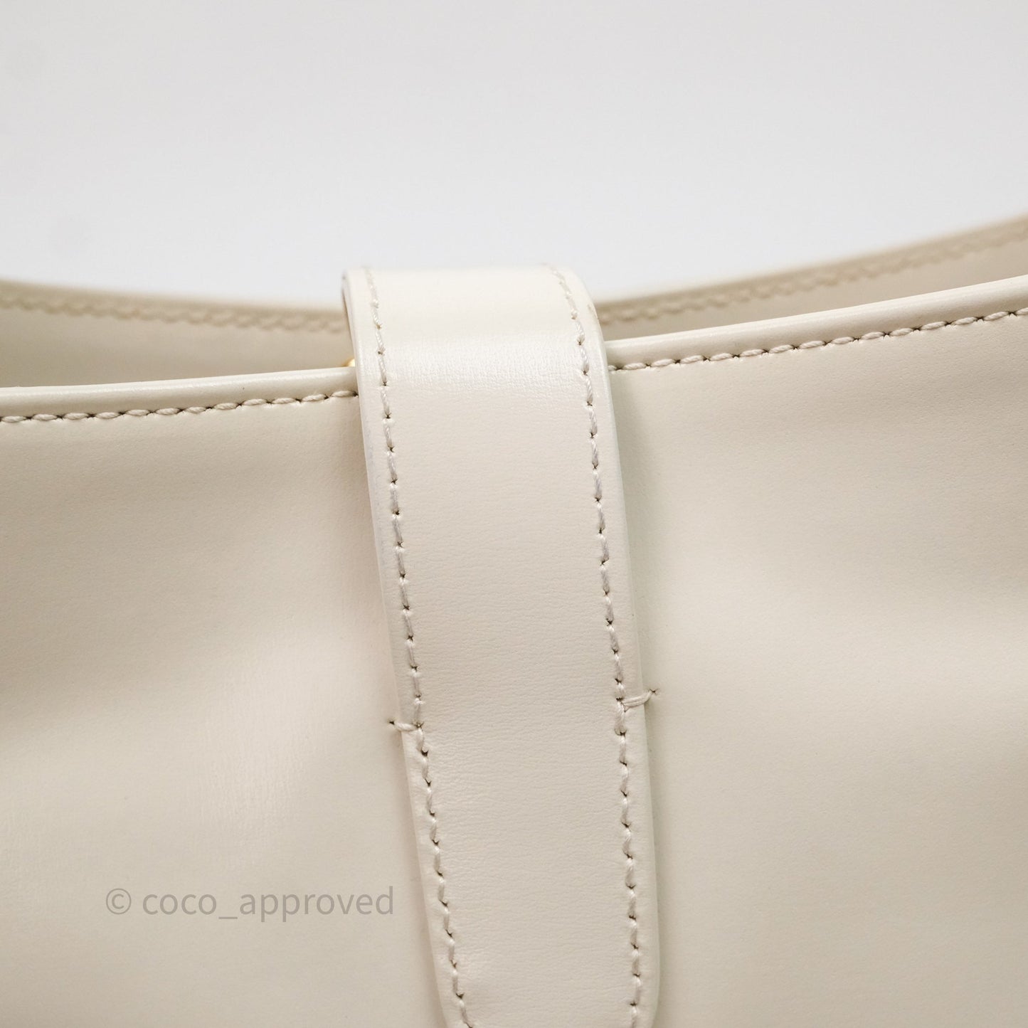 Gucci Jackie 1961 White Small Shoulder Bag Gold Hardware