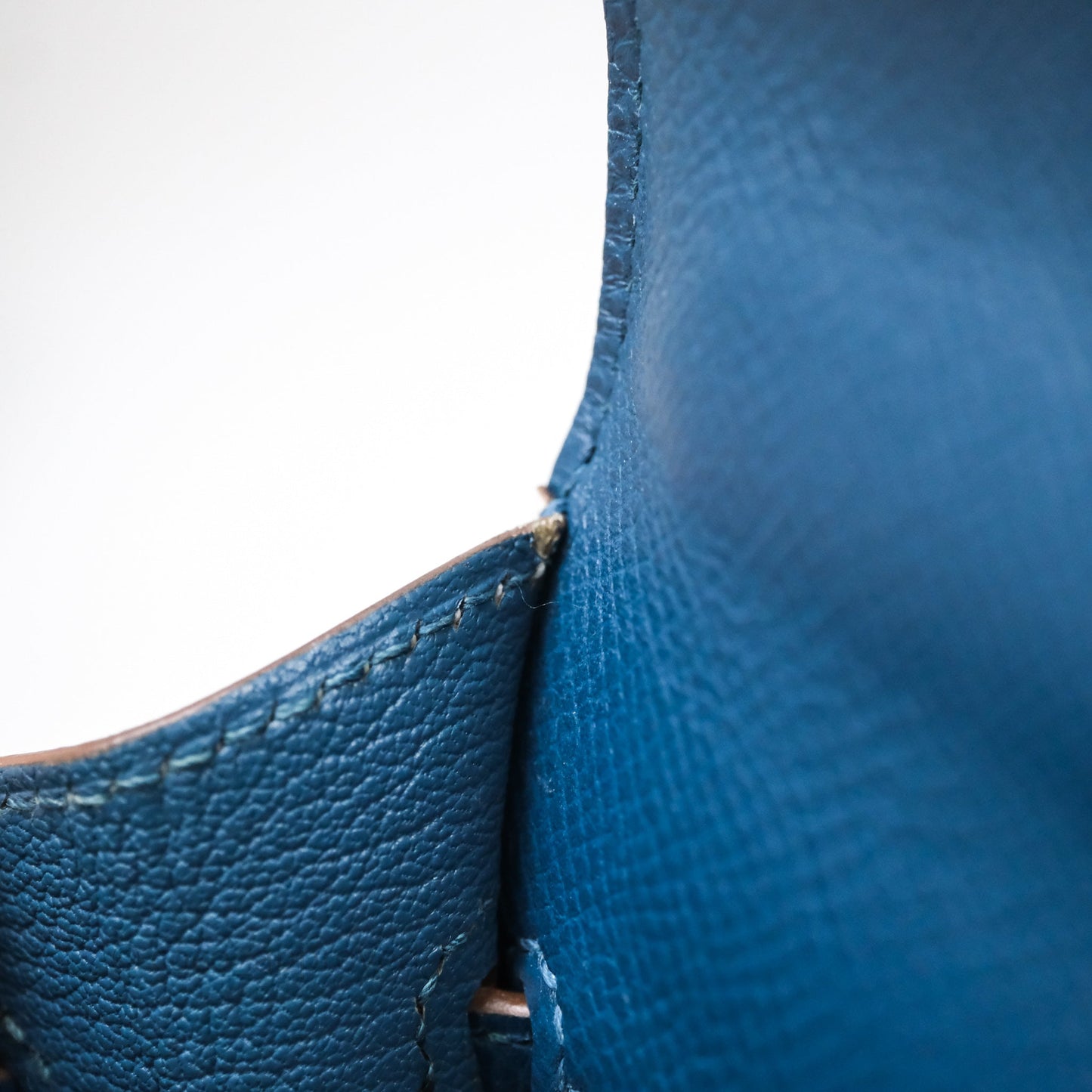 Hermès Kelly 32 Sellier Bleu Thalassa 7A/ White Epsom Palladium Hardware