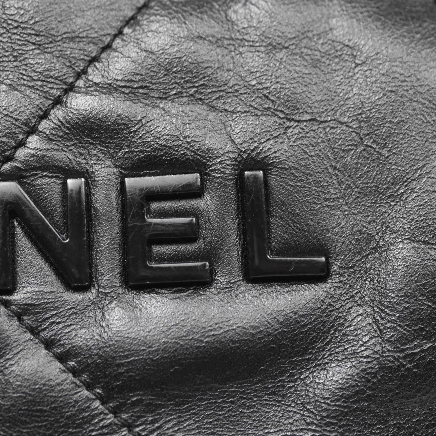 Chanel 22 Bag Medium Black Calfskin So Black Hardware