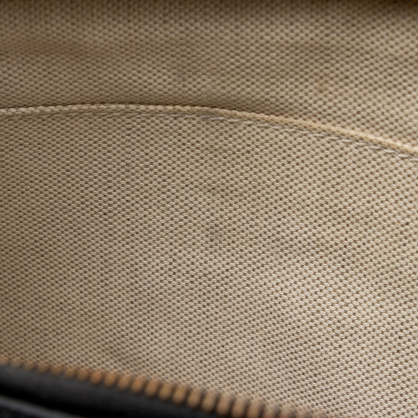 Gucci Calfskin Bee Wristlet