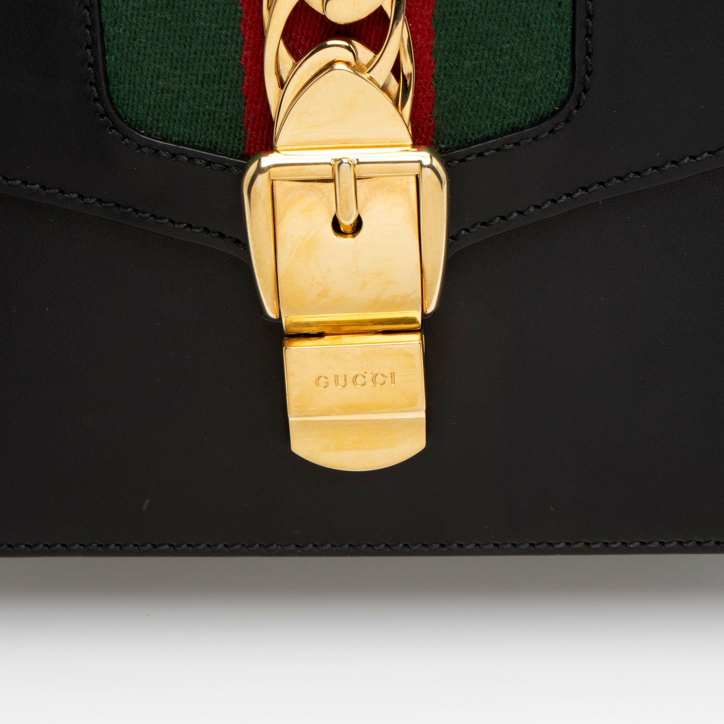 Gucci Calfskin Sylvie Small Shoulder Bag (SHF-0C37e0)
