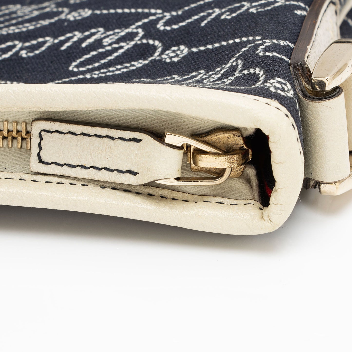 Gucci Canvas Lasso Script Abbey Messenger (SHF-coBFi9)