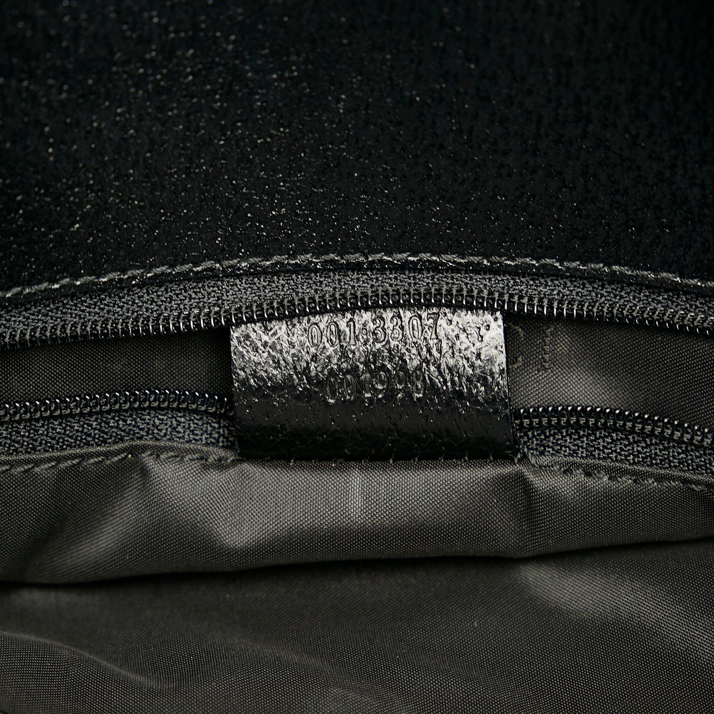 Gucci Canvas Shoulder Bag (SHG-AYY4CR)