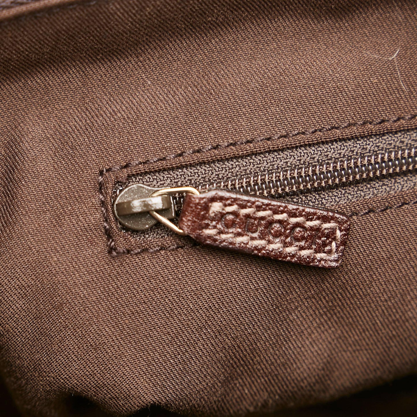 Gucci GG Canvas Abbey Handbag (SHG-30658)