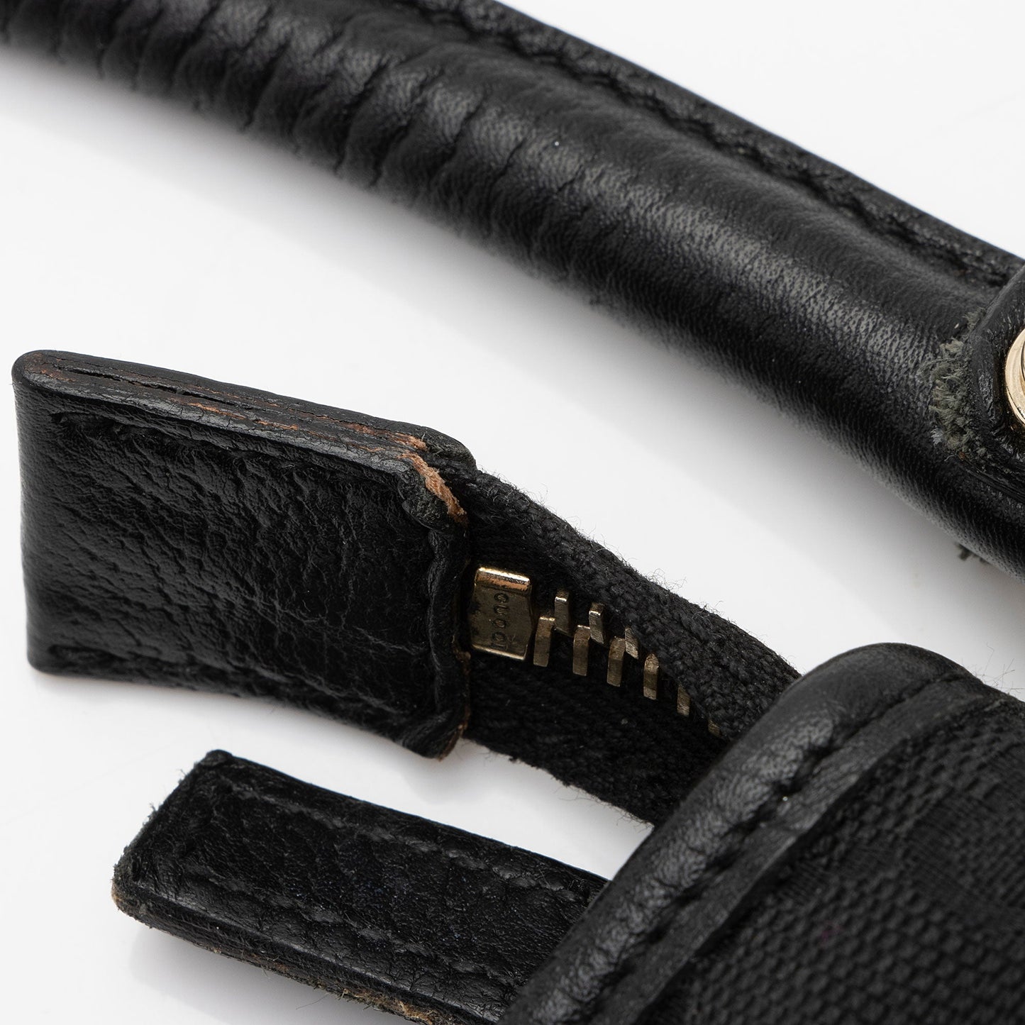 Gucci GG Canvas Abbey Small Shoulder Bag (SHF-hPcUHX)