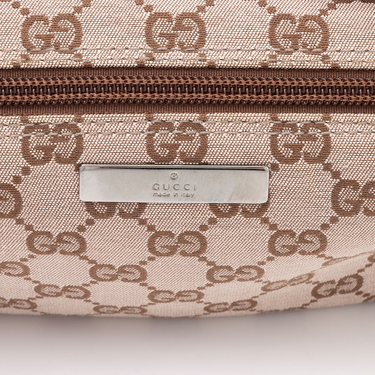 Gucci GG Canvas Classic Pochette (SHF-yWvmJf)