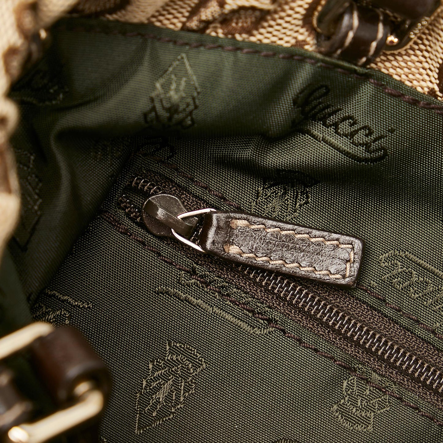 Gucci GG Canvas Crest Handbag (SHG-25768)