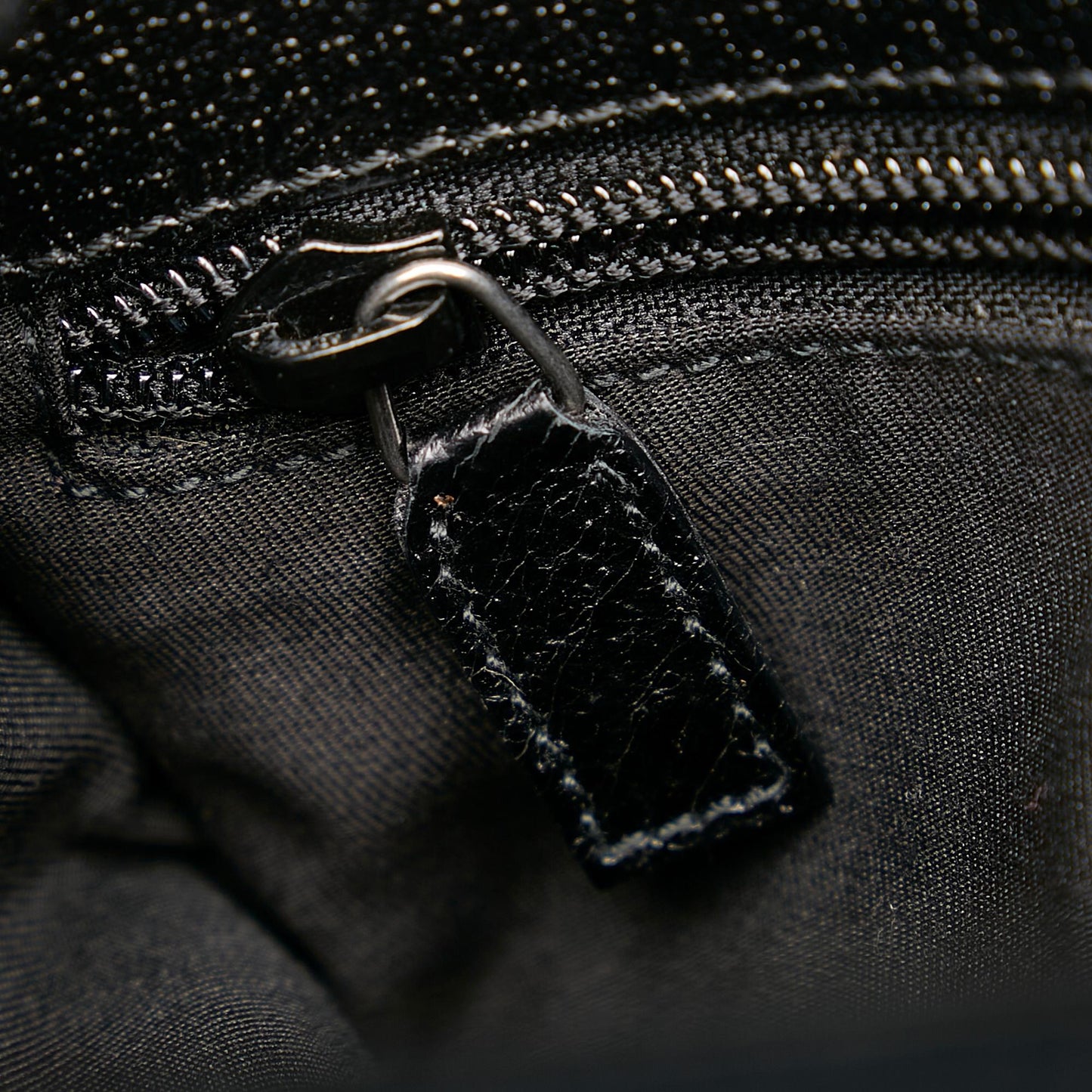 Gucci GG Canvas Crossbody Bag (SHG-30009)