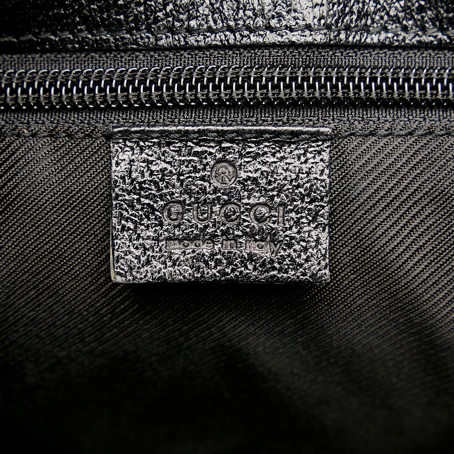 Gucci GG Canvas Crossbody Bag (SHG-OTTZxX)