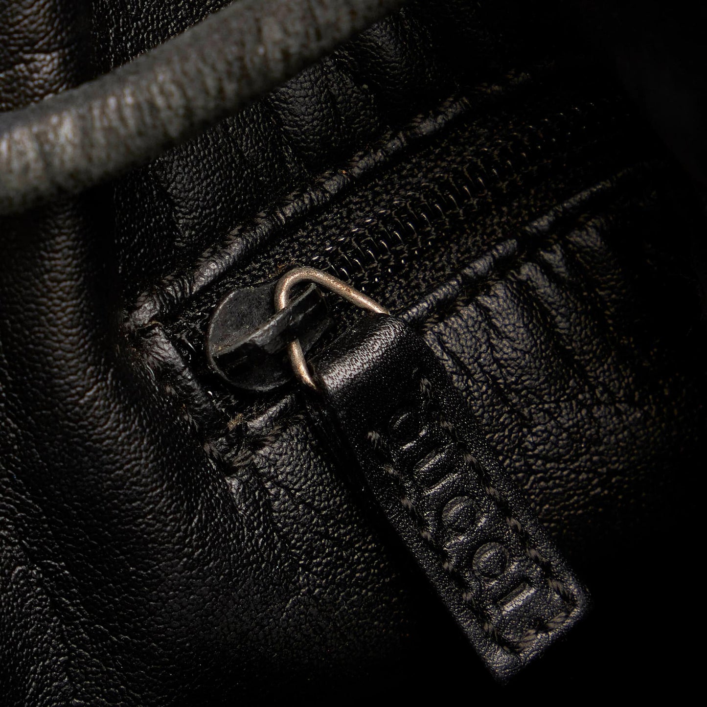 Gucci GG Canvas Drawstring Shoulder Bag (SHG-32073)