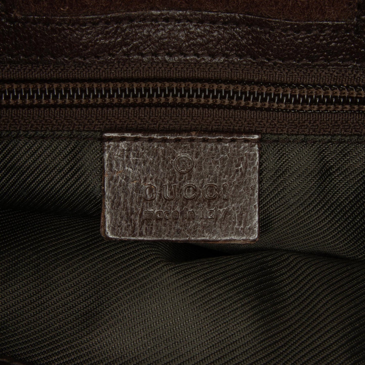 Gucci GG Canvas Flat Messenger (SHG-UptcBo)
