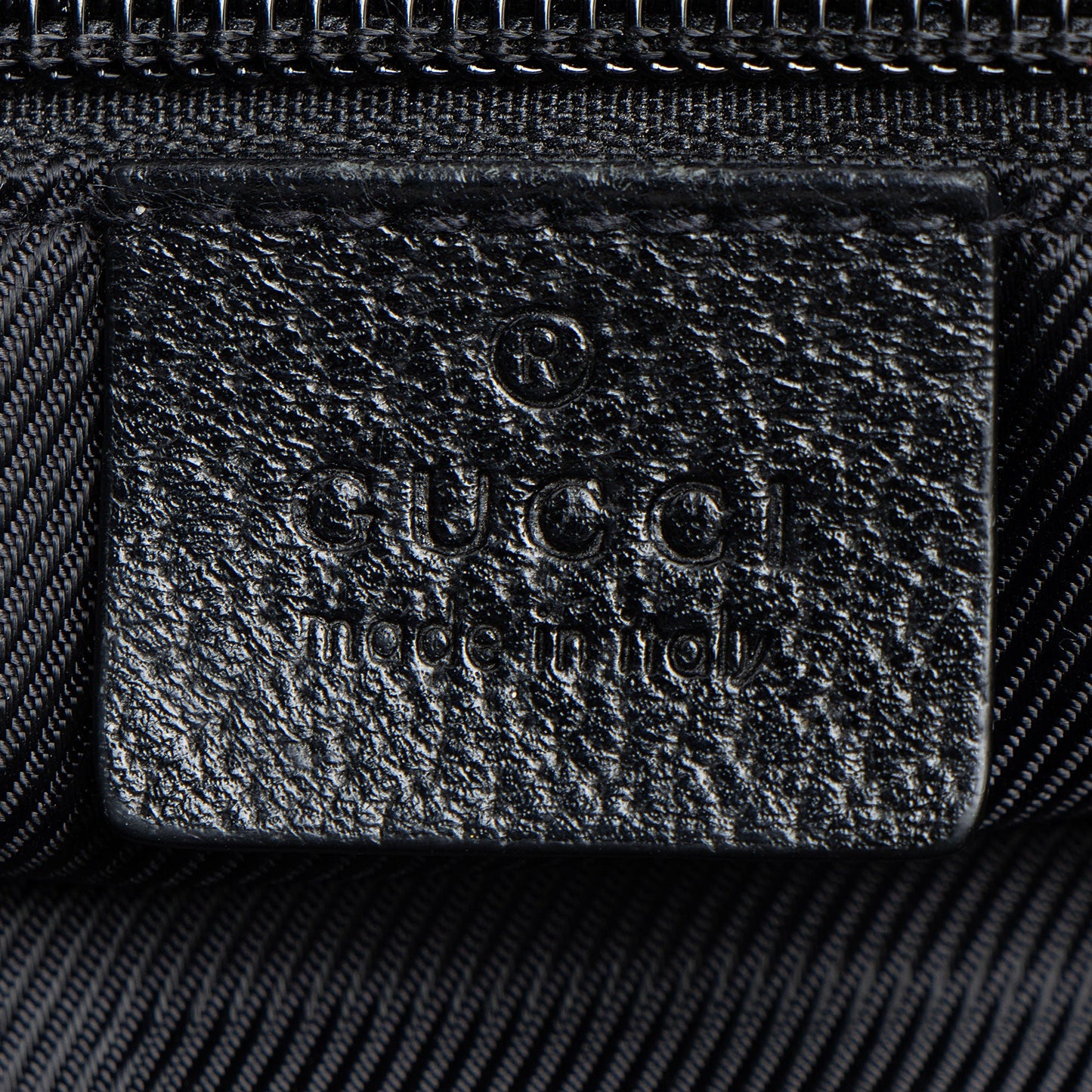 Gucci GG Canvas Flat Messenger (SHF-Br9CH5)
