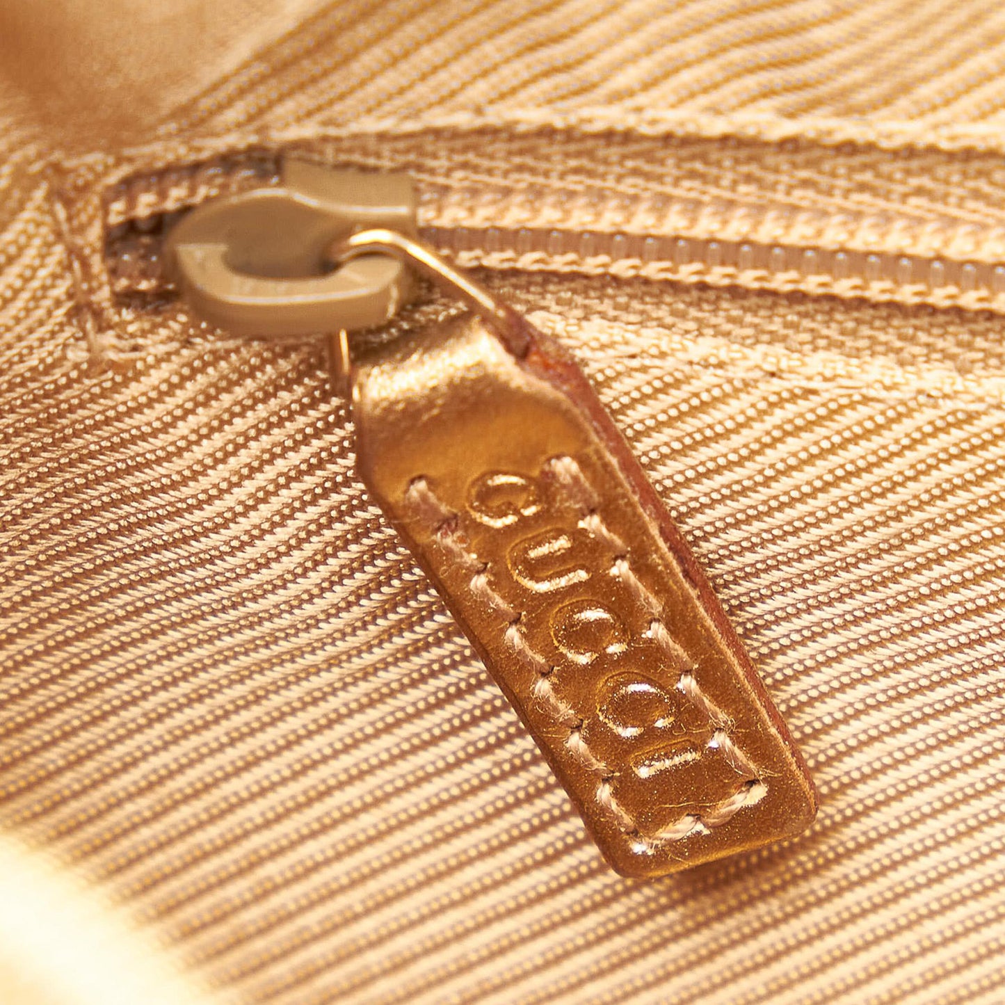 Gucci GG Canvas Handbag (SHG-31008)