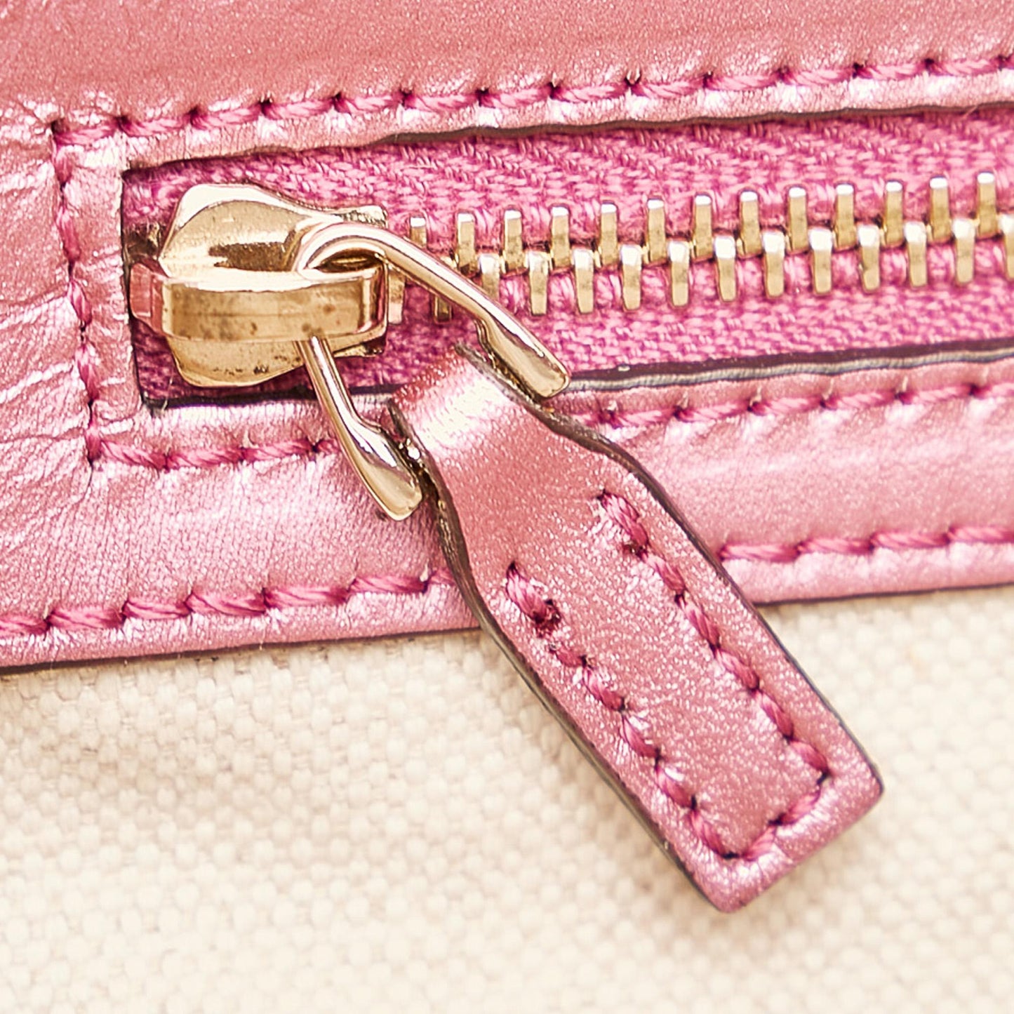 Gucci GG Canvas Heart Bit Satchel (SHG-32482)