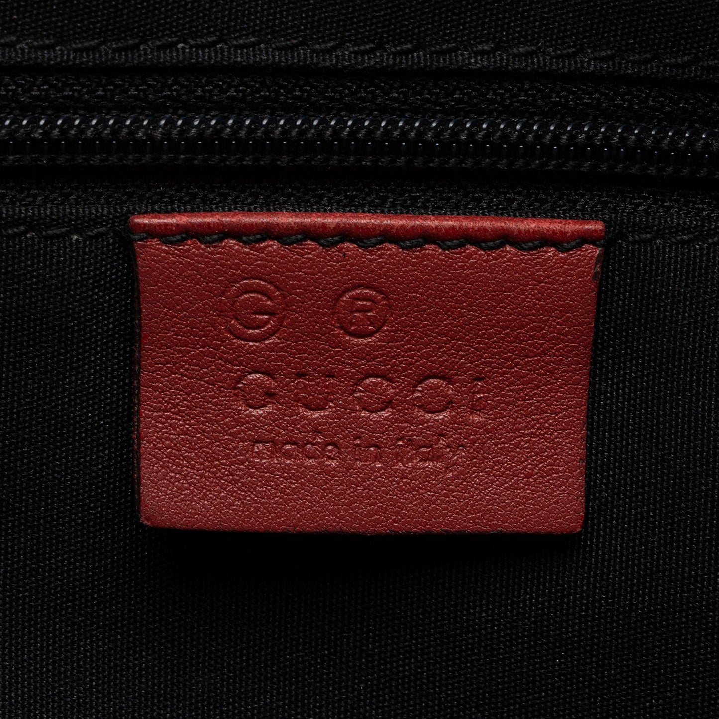 Gucci GG Canvas Shoulder Bag (SHF-zFLqxt)