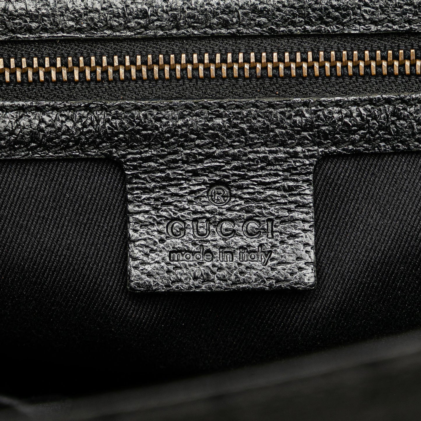 Gucci GG Canvas Nailhead Handbag (SHG-G7fCTF)