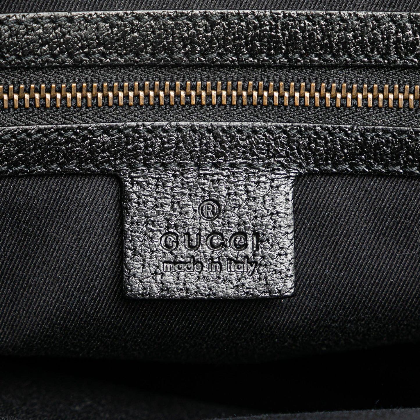 Gucci GG Canvas Nailhead Tote (SHG-AtfFVp)