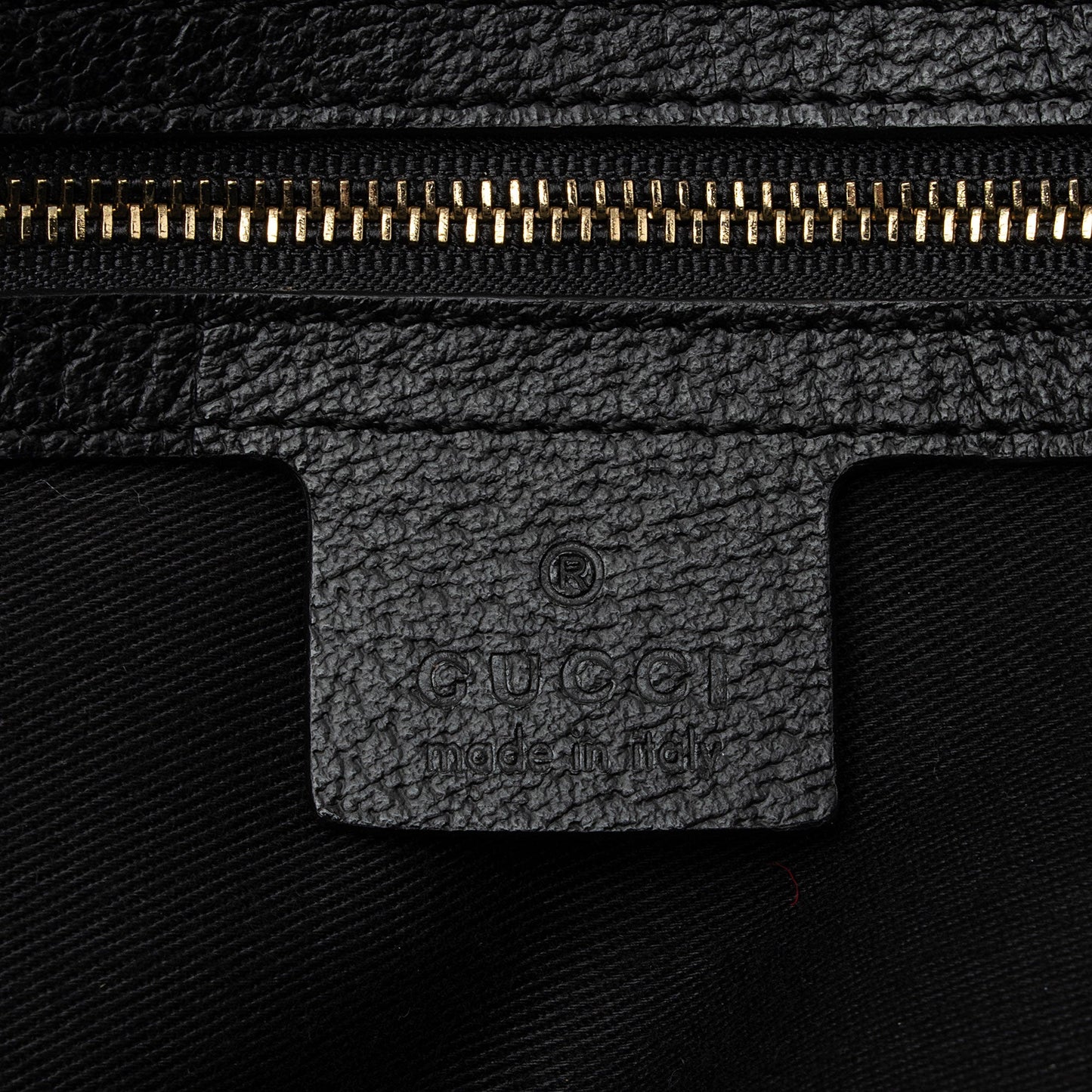 Gucci GG Canvas Pelham Medium Shoulder Bag (SHF-NIzX5t)