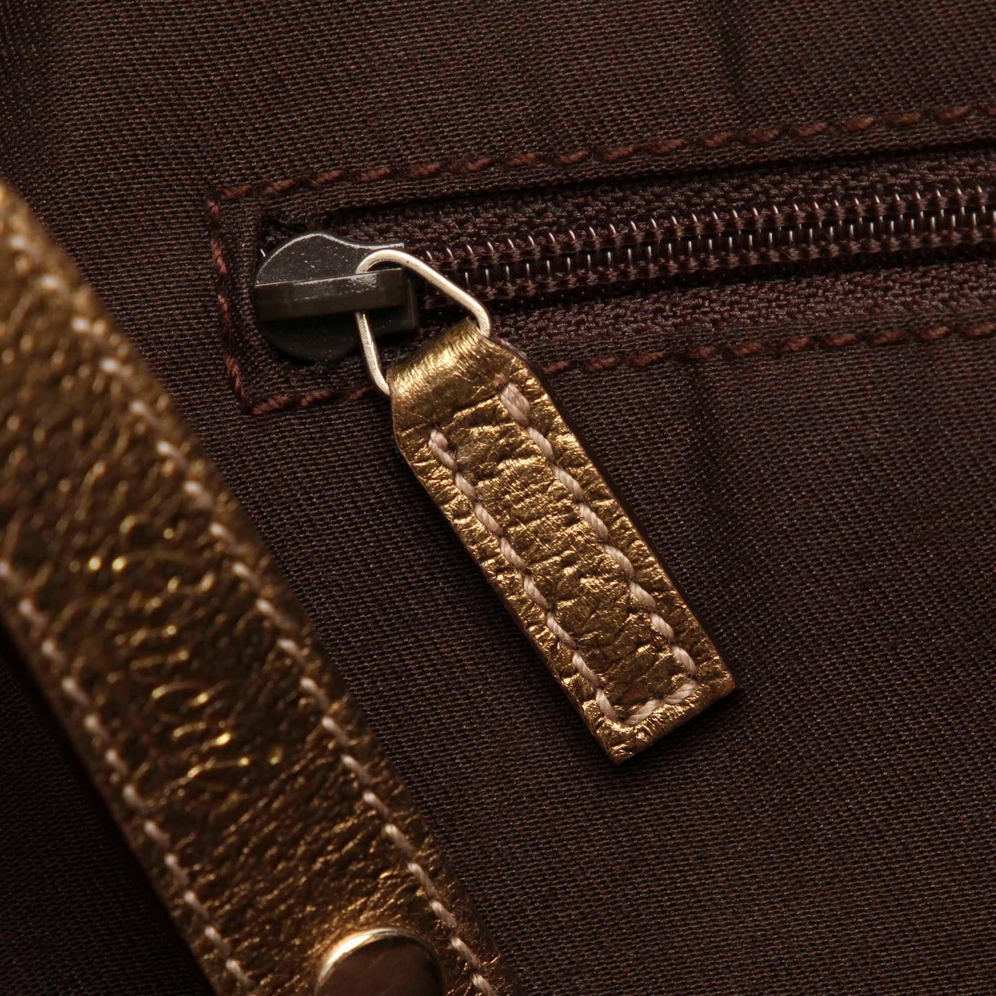 Gucci GG Canvas Pelham Shoulder Bag (SHG-20795)