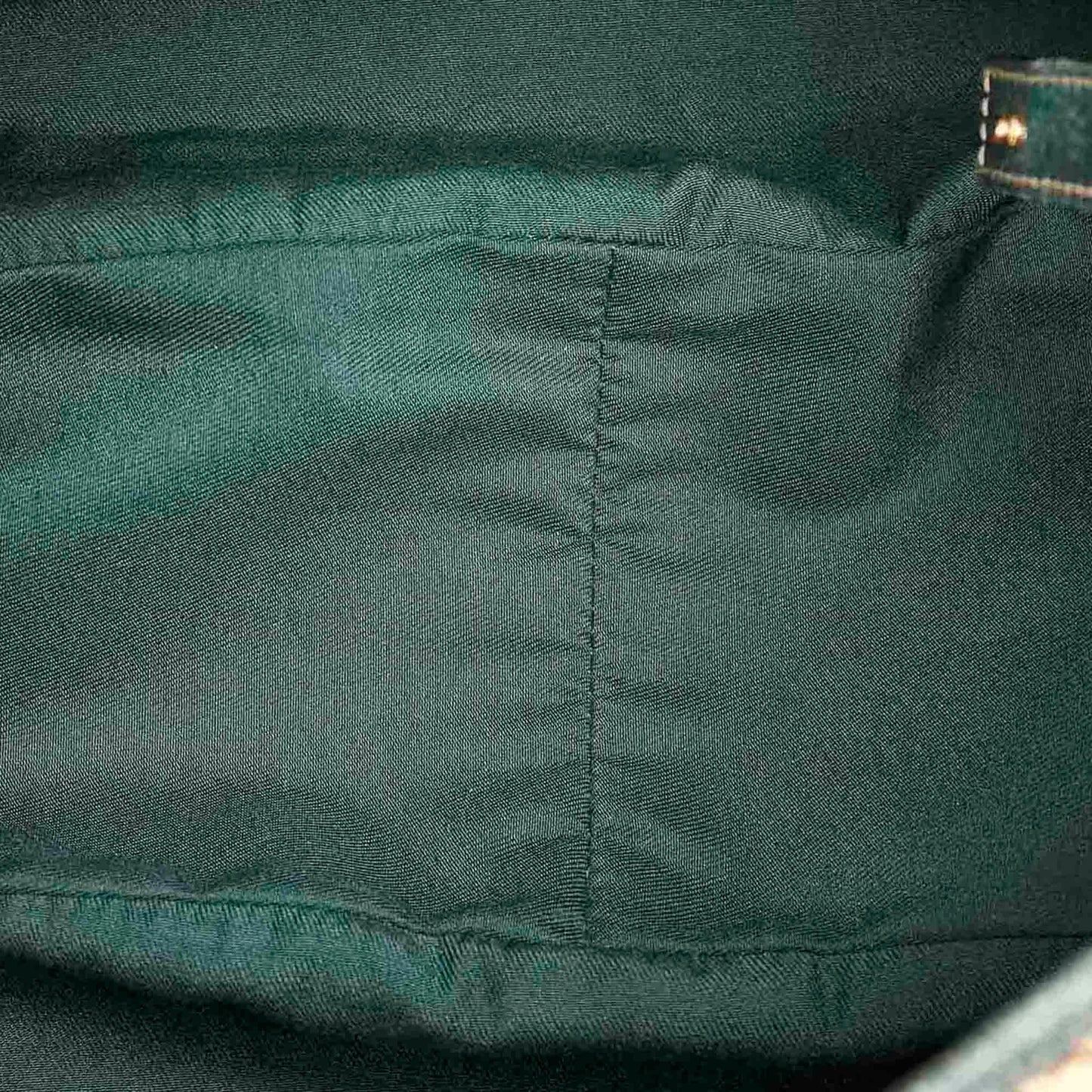 Gucci GG Canvas Pelham Shoulder Bag (SHG-34034)