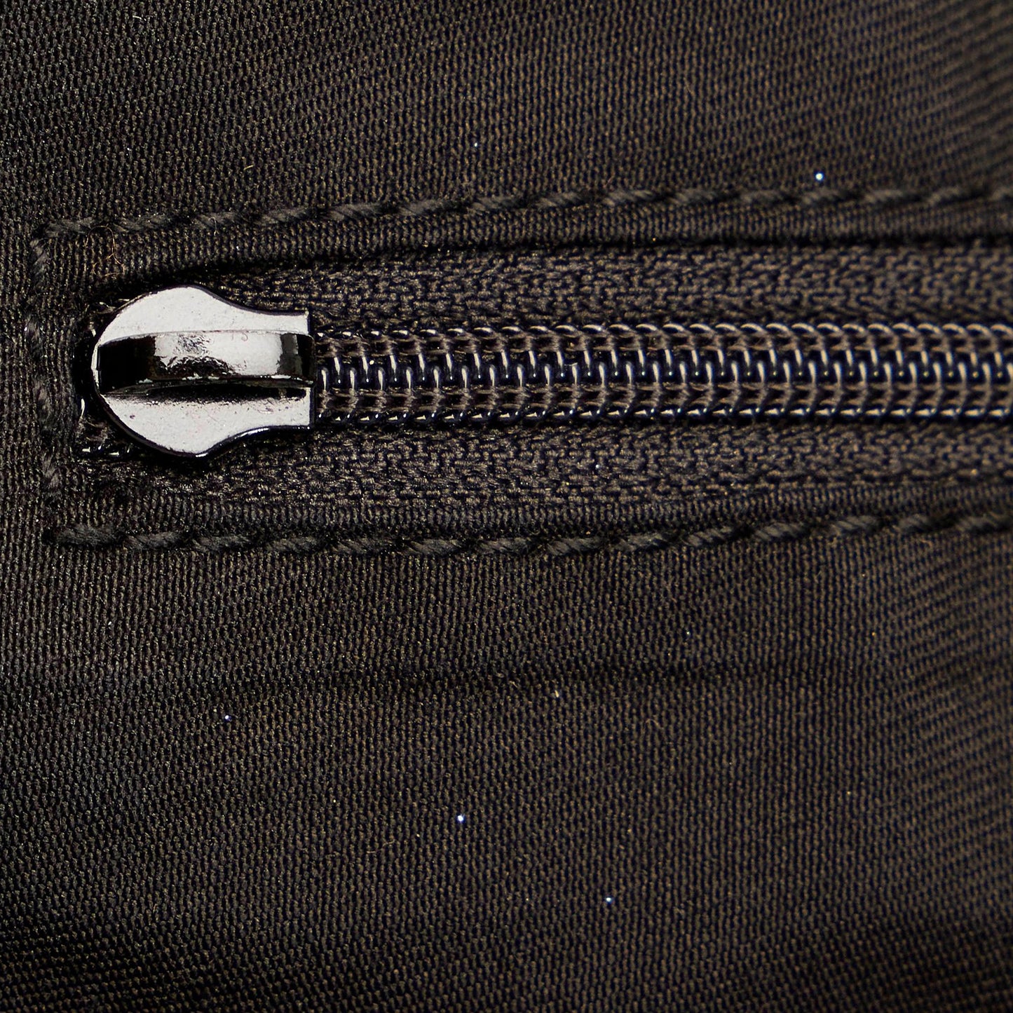 Gucci GG Canvas Pelham Shoulder Bag (SHG-34651)