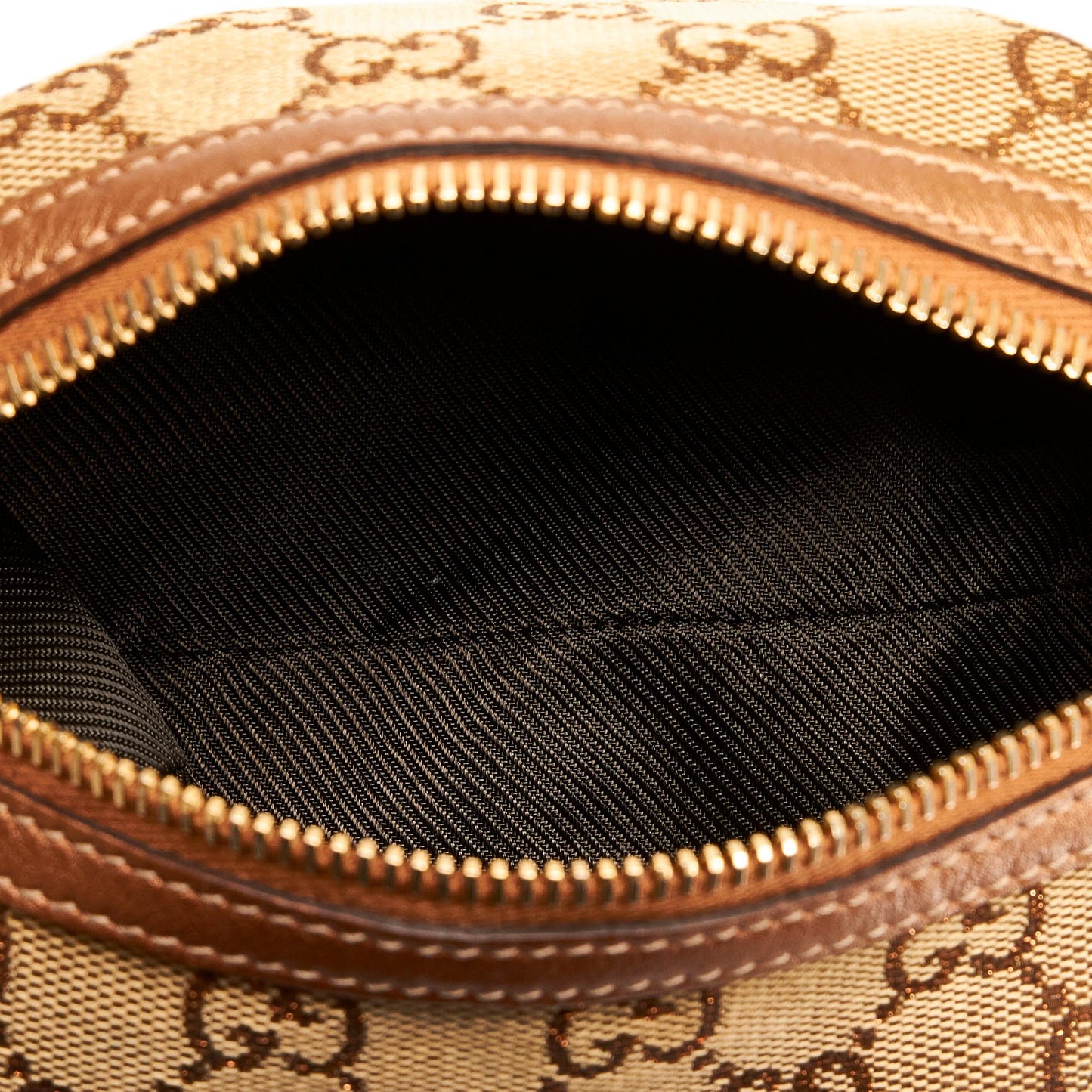 Gucci GG Canvas Pouch (SHG-r3KPhH)