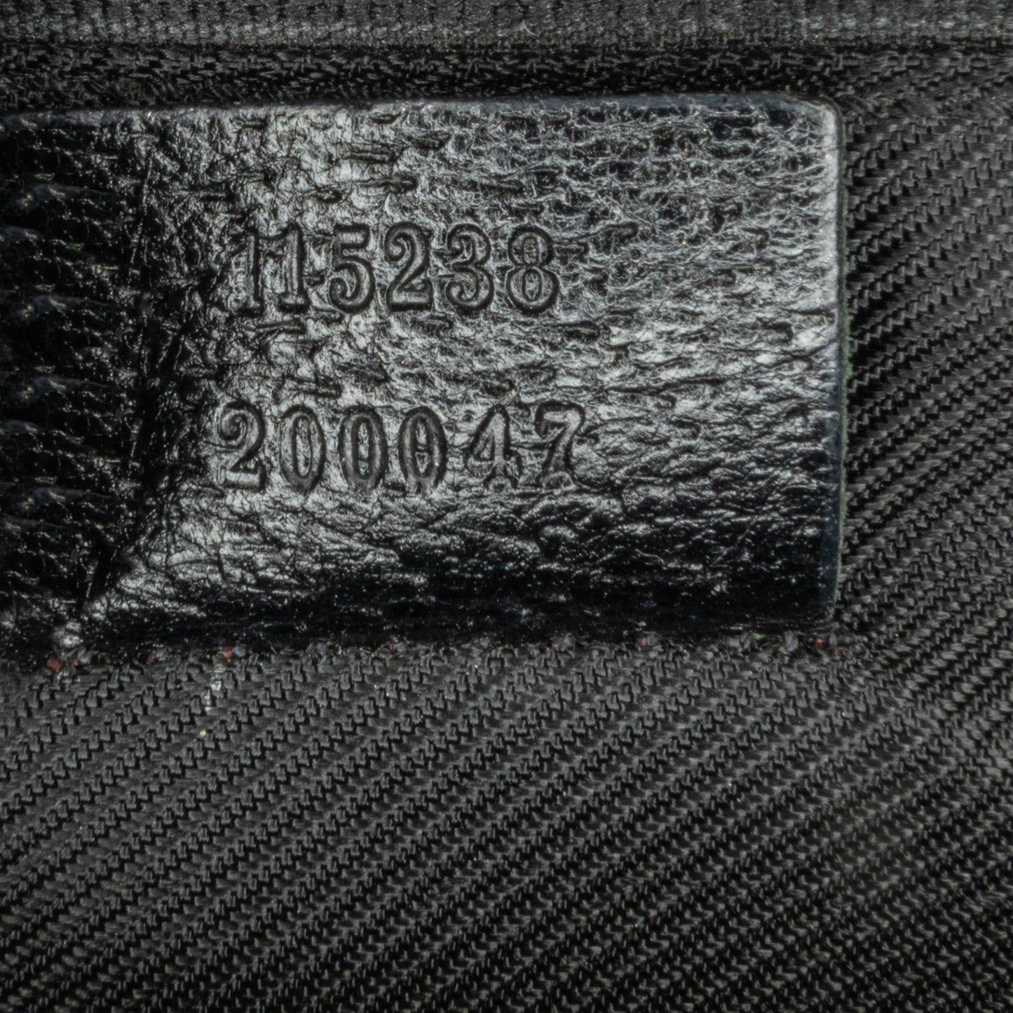 Gucci GG Canvas Pouch (SHG-bbTAUq)