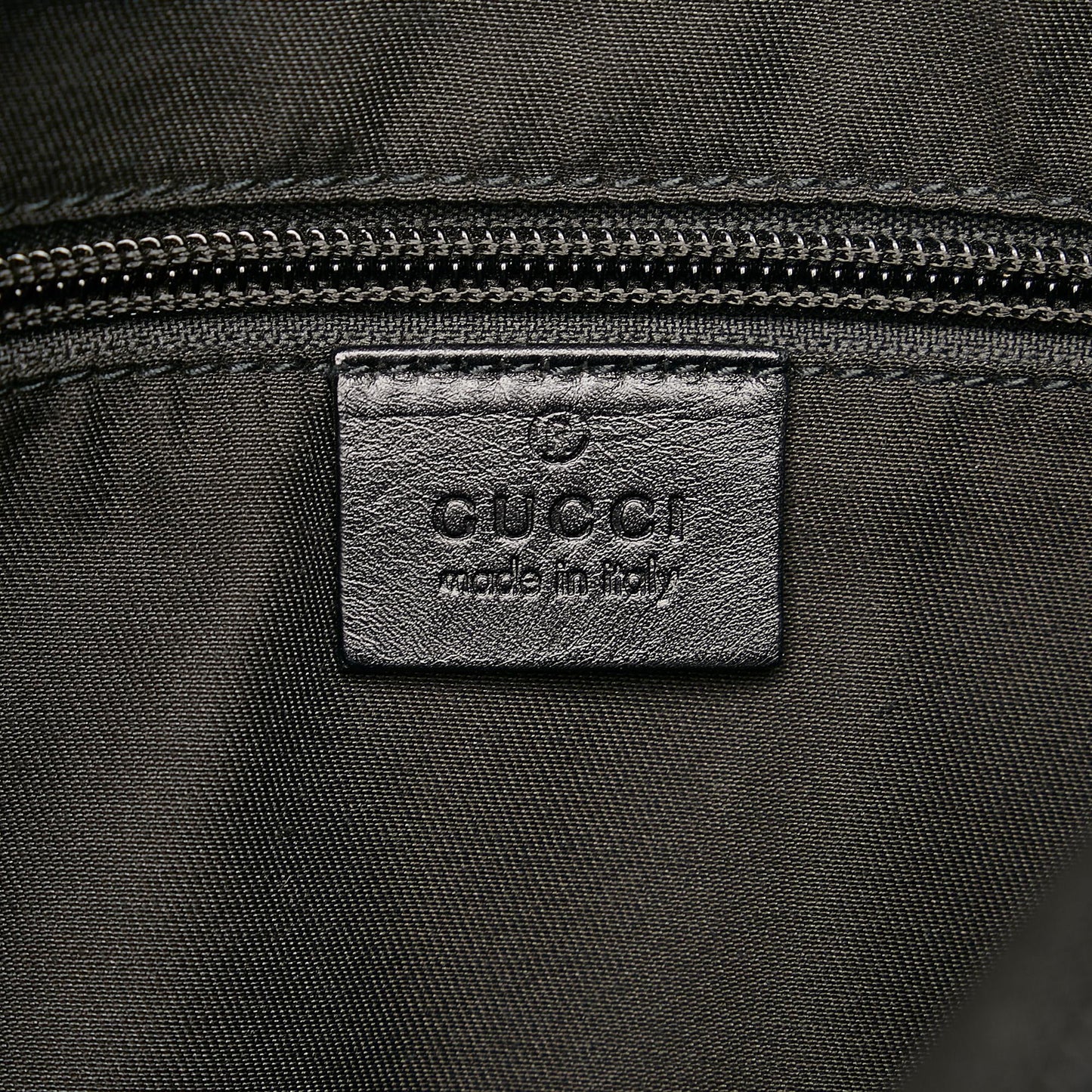 Gucci GG Canvas Punch Crossbody (SHG-CfvIV6)