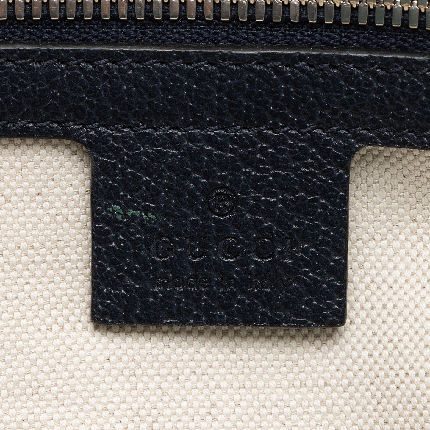 Gucci GG Canvas Savoy Medium Duffle (SHF-8zVTxr)