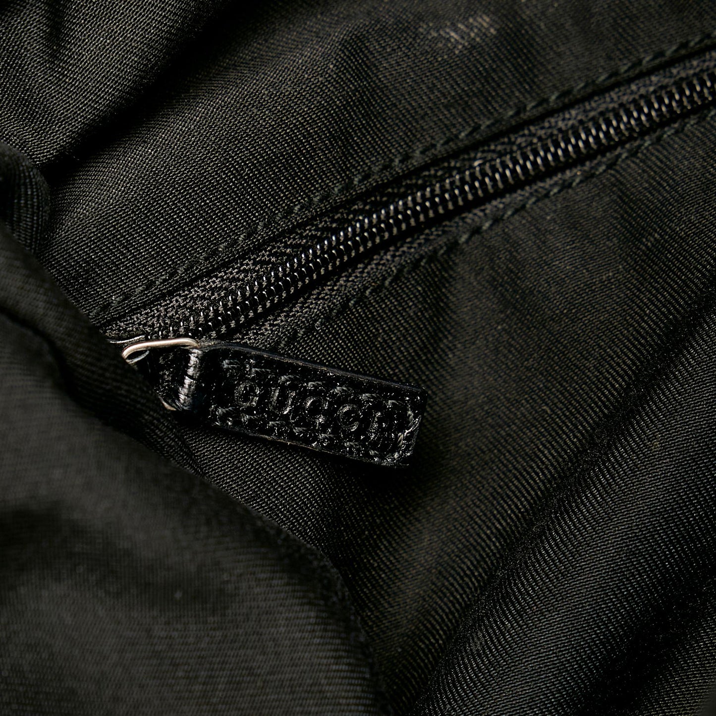 Gucci GG Canvas Shoulder Bag (SHG-29015)