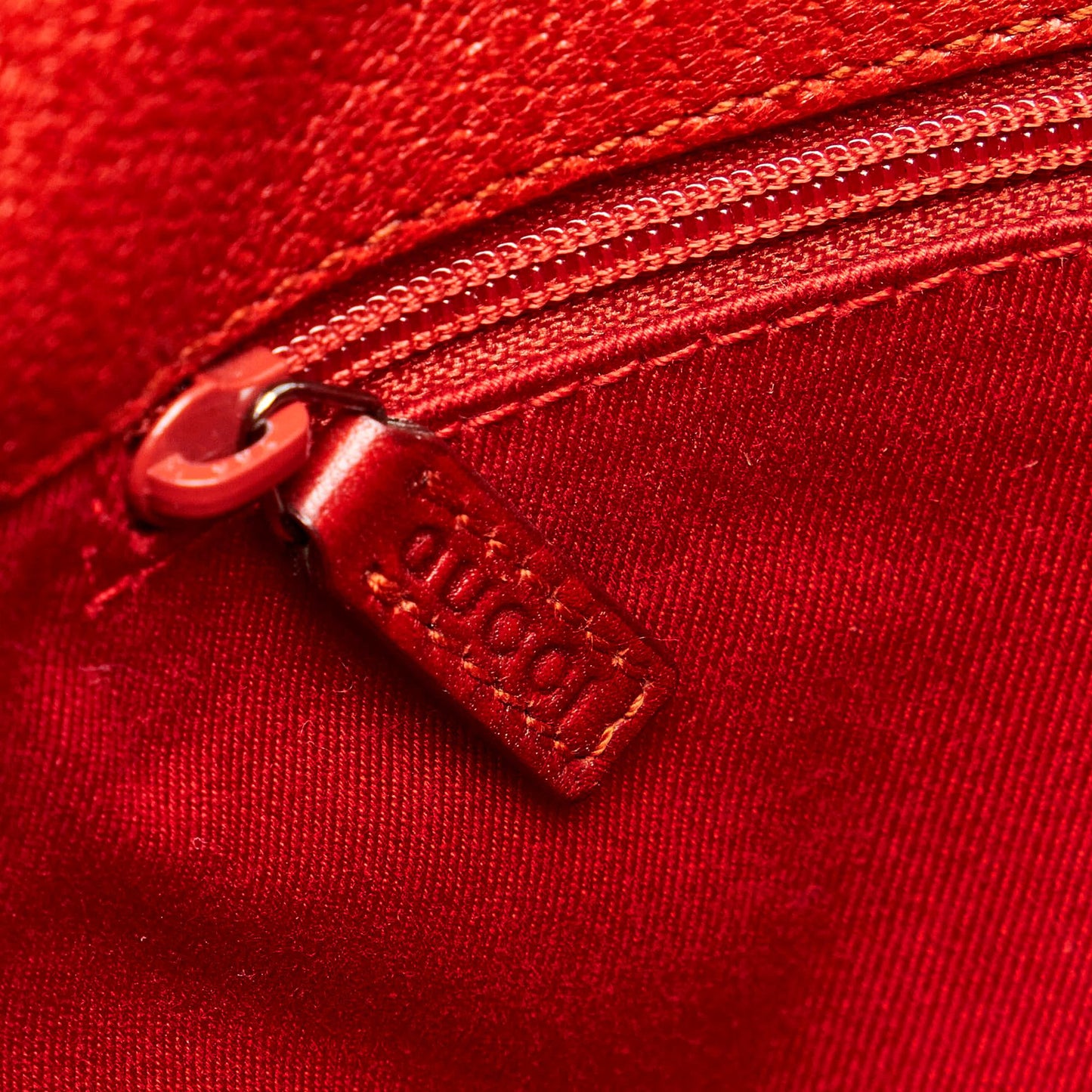 Gucci GG Canvas Shoulder Bag (SHG-30138)