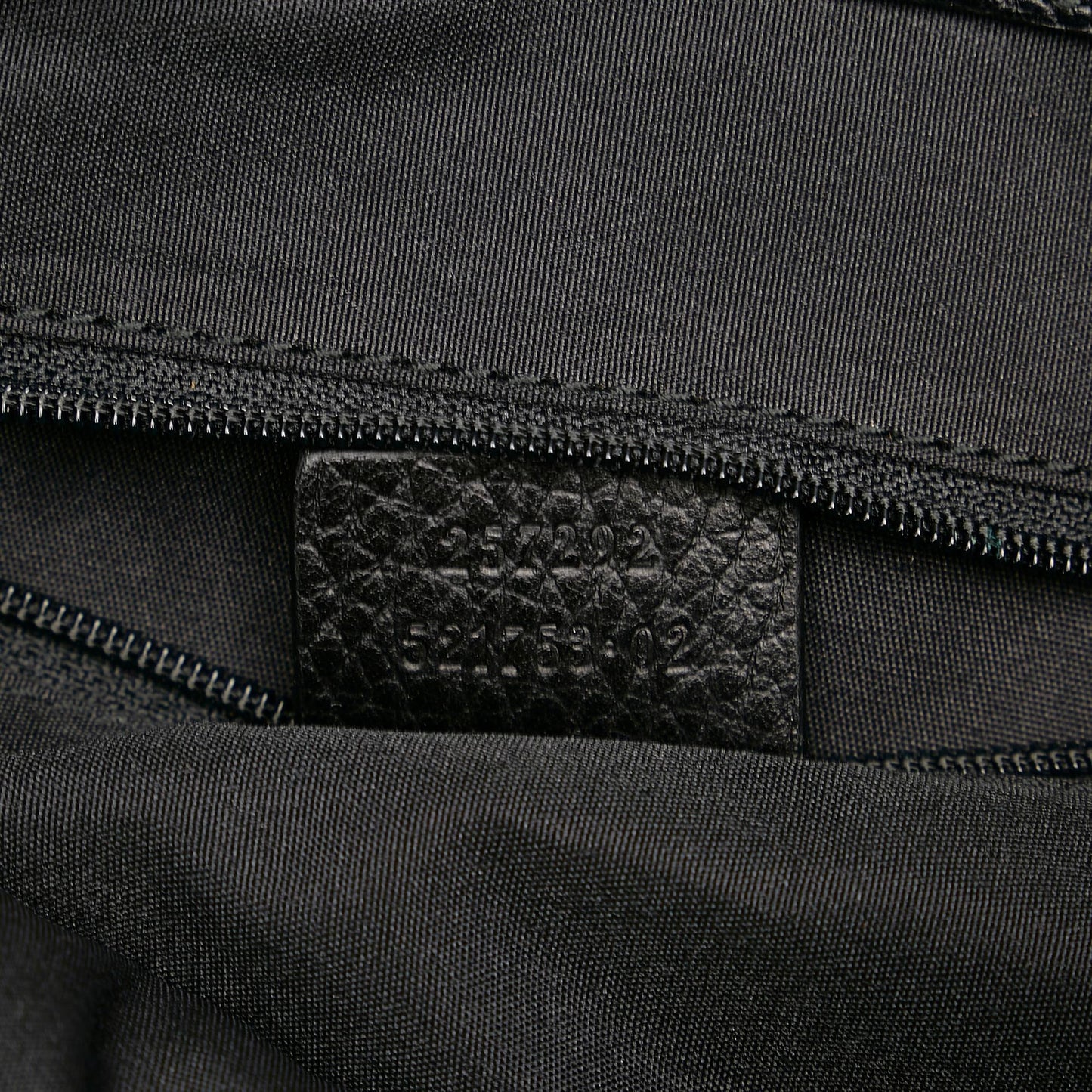 Gucci GG Canvas Shoulder Bag (SHG-36157)