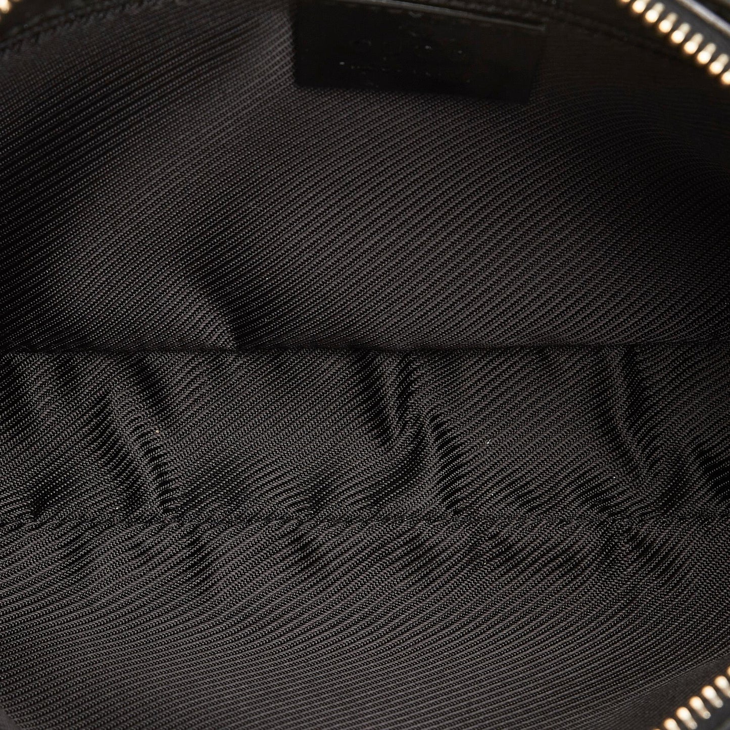 Gucci GG Canvas Shoulder Bag (SHG-bRqtr3)