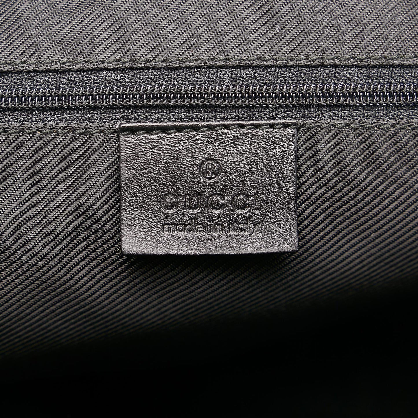 Gucci GG Canvas Shoulder Bag (SHG-A8NpEi)