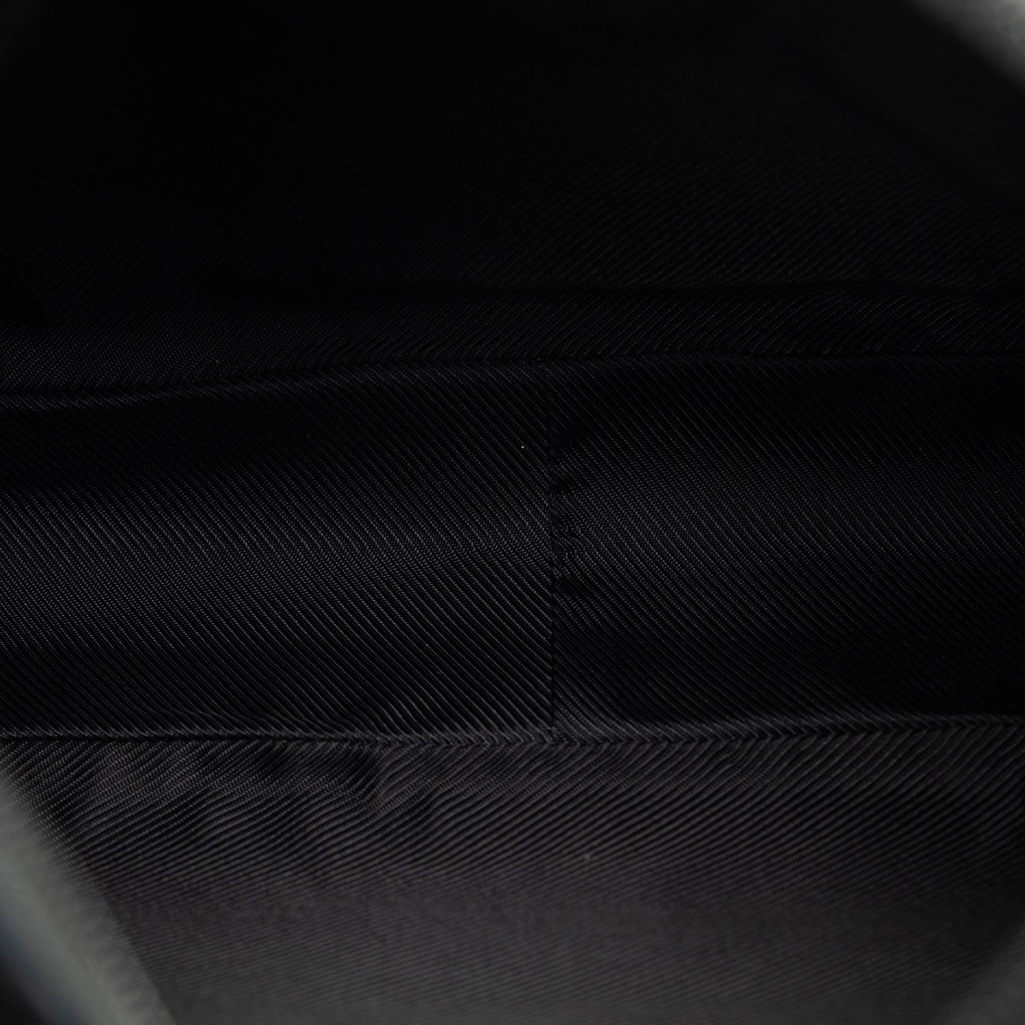 Gucci GG Canvas Shoulder Bag (SHG-VwA6iV)