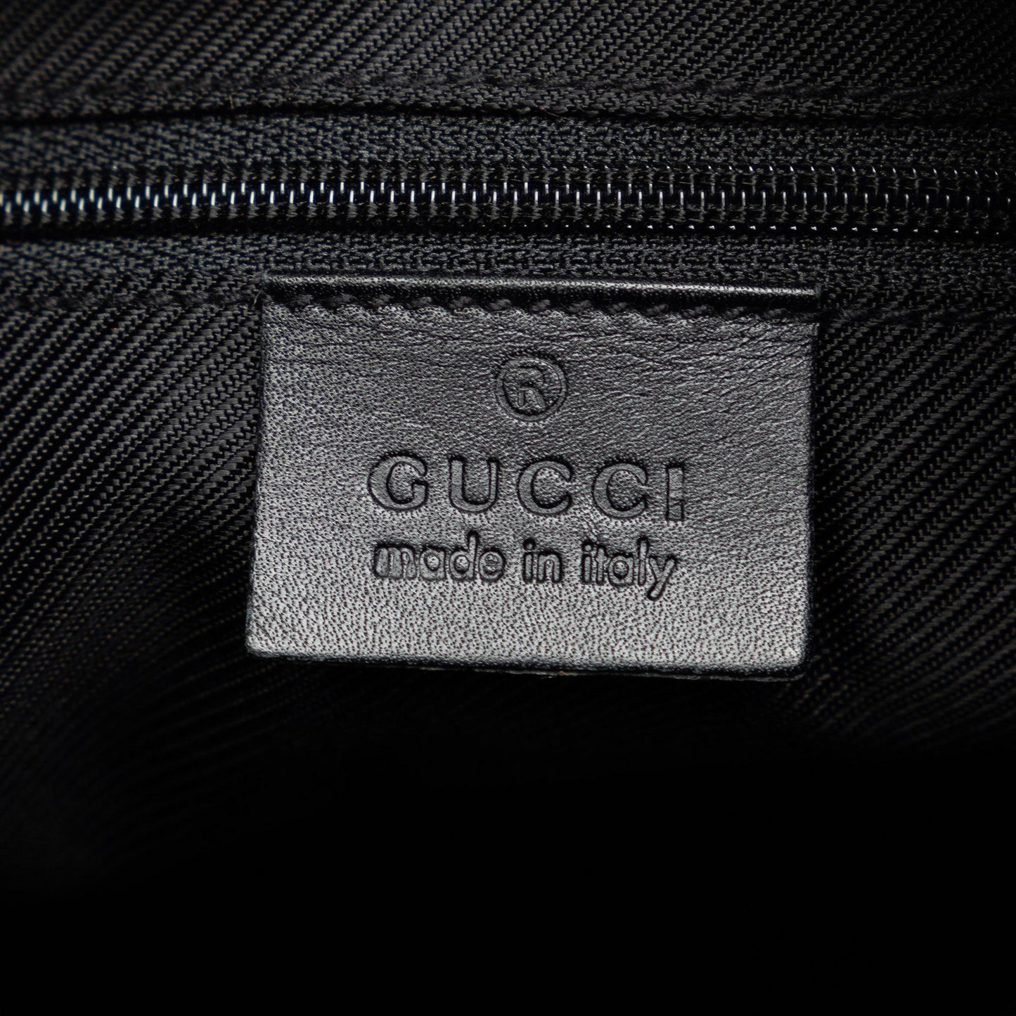 Gucci GG Canvas Shoulder Bag (SHG-VwA6iV)